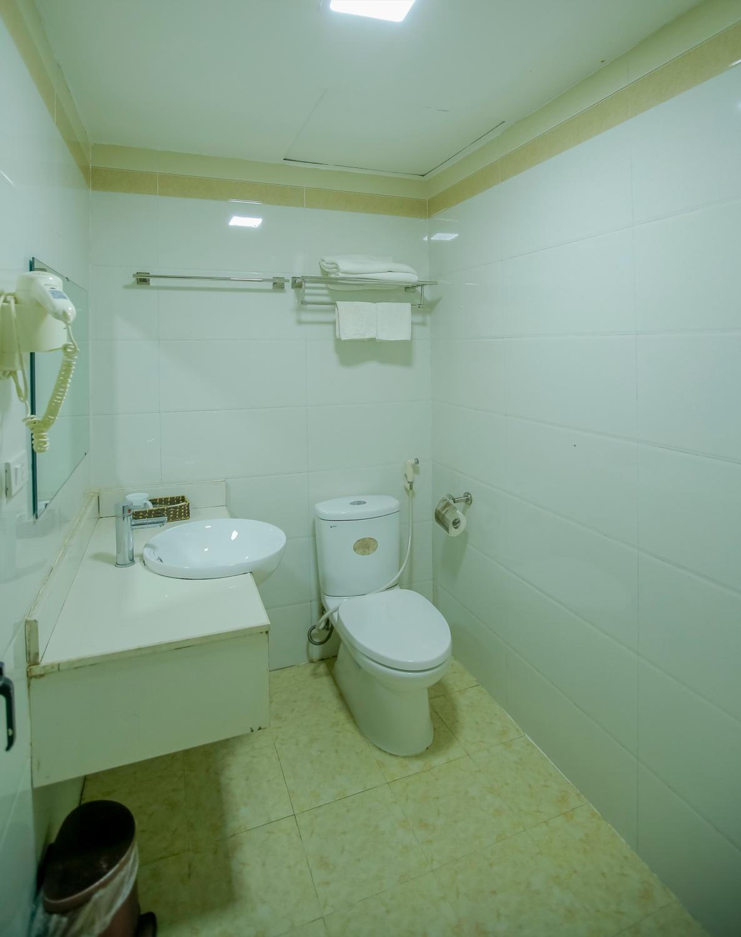 Deluxe Queen Room with Two Queen Beds photo 3