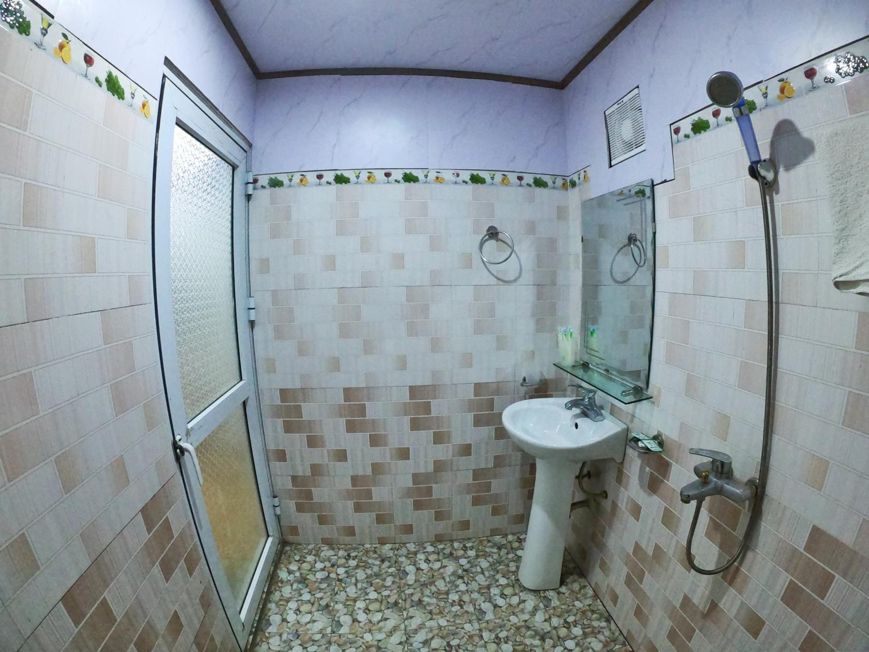 Double Room with Balcony - Photo 2