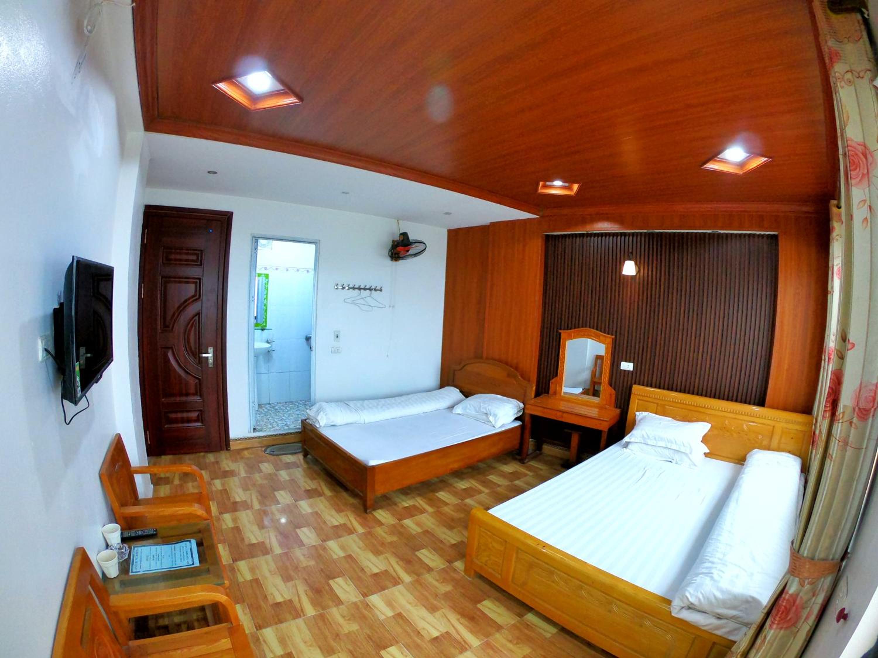 Double or Twin Room with Balcony - Photo 18
