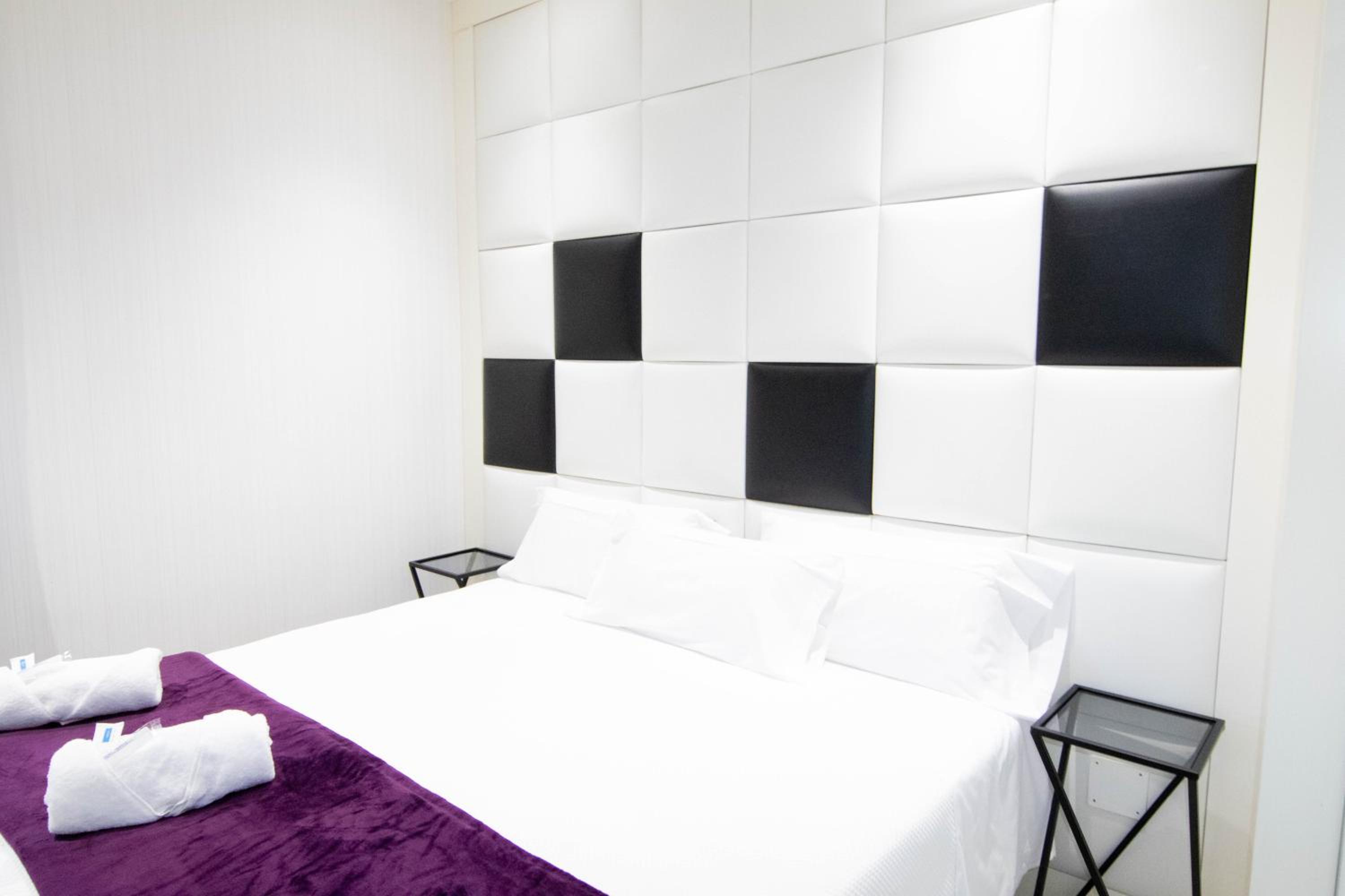 Double Room - Photo 3