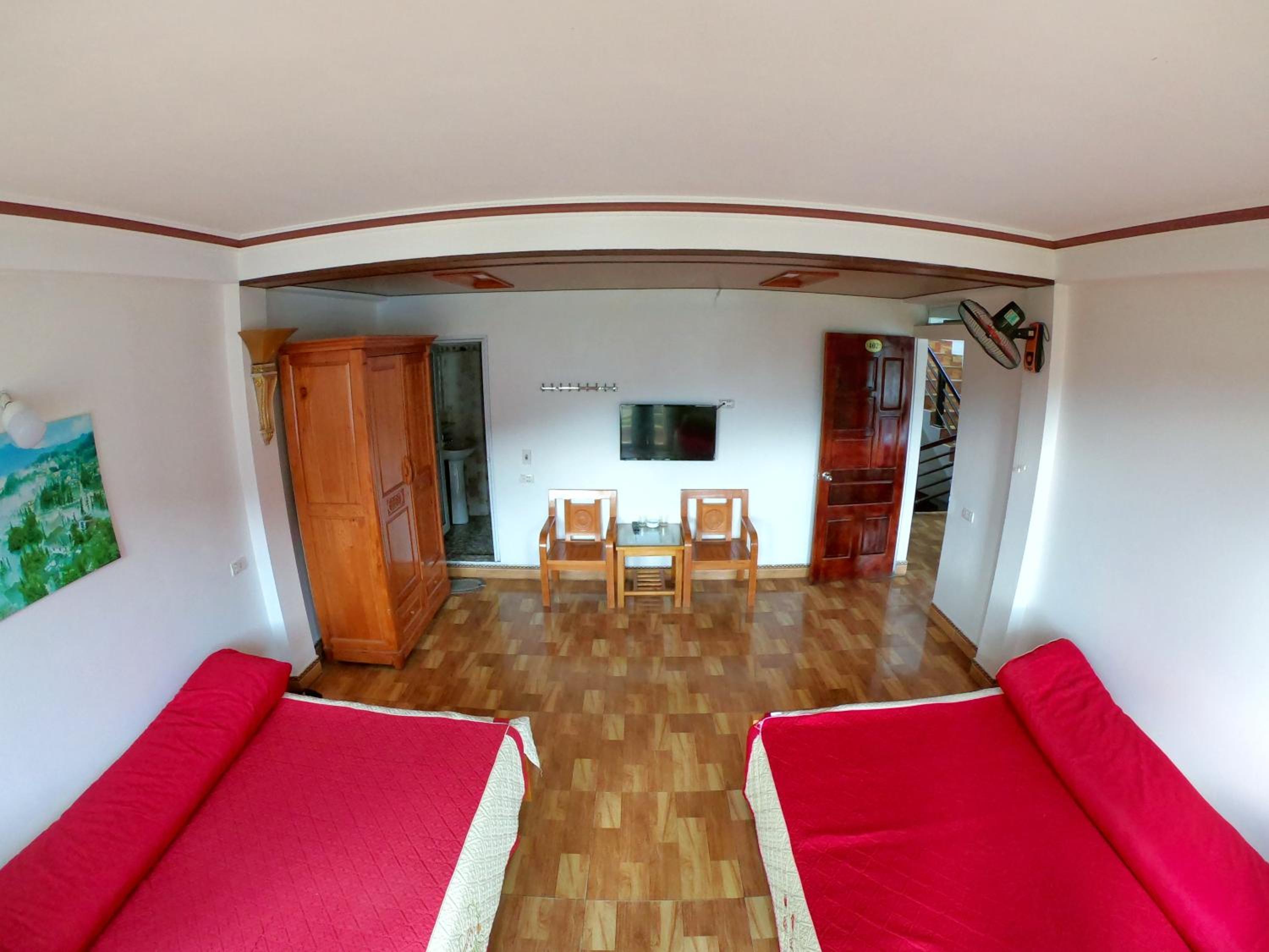 Double or Twin Room with Balcony - Photo 14