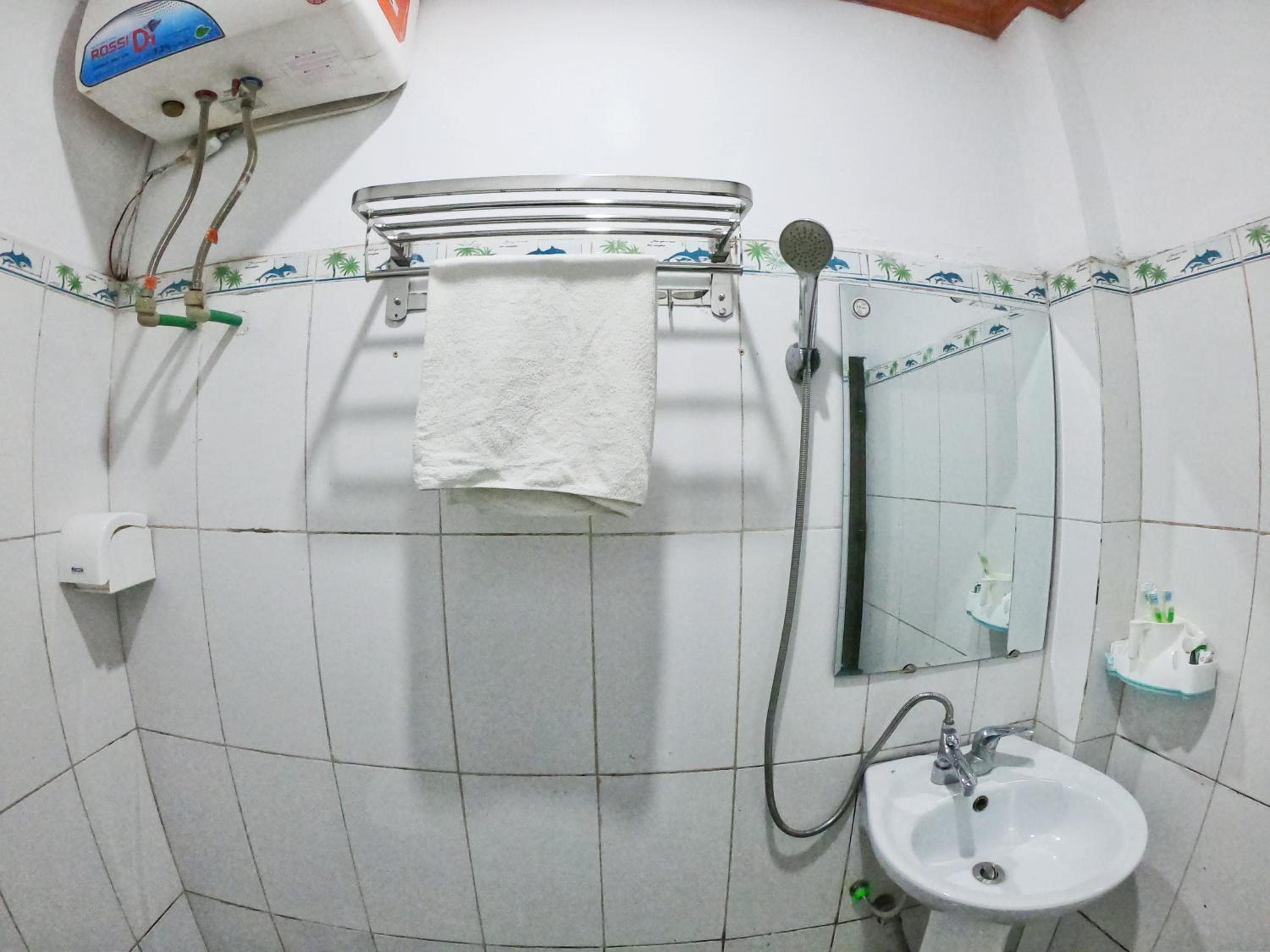 Double Room with Balcony - Photo 4