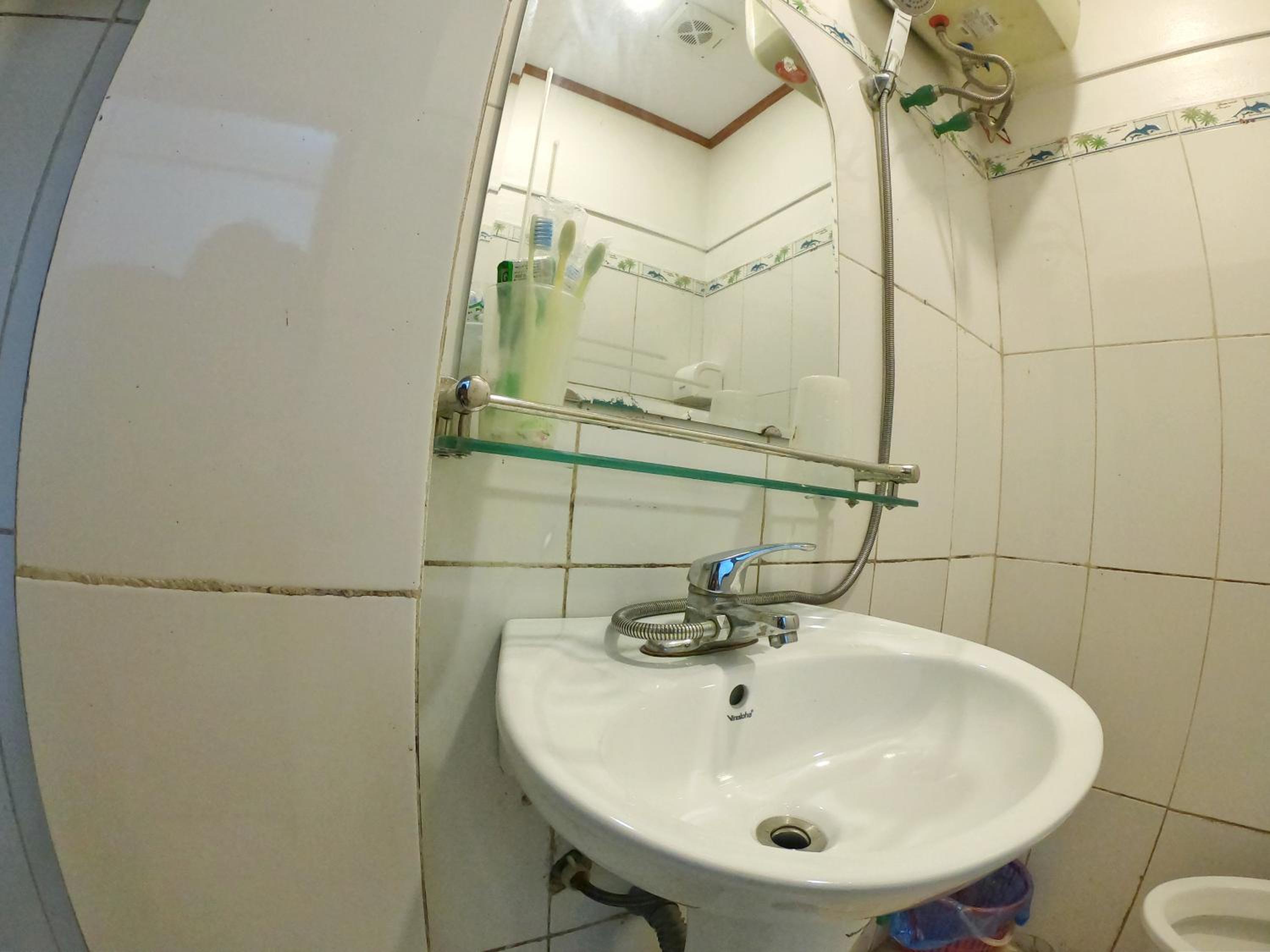 Standard Double Room - Photo 11
