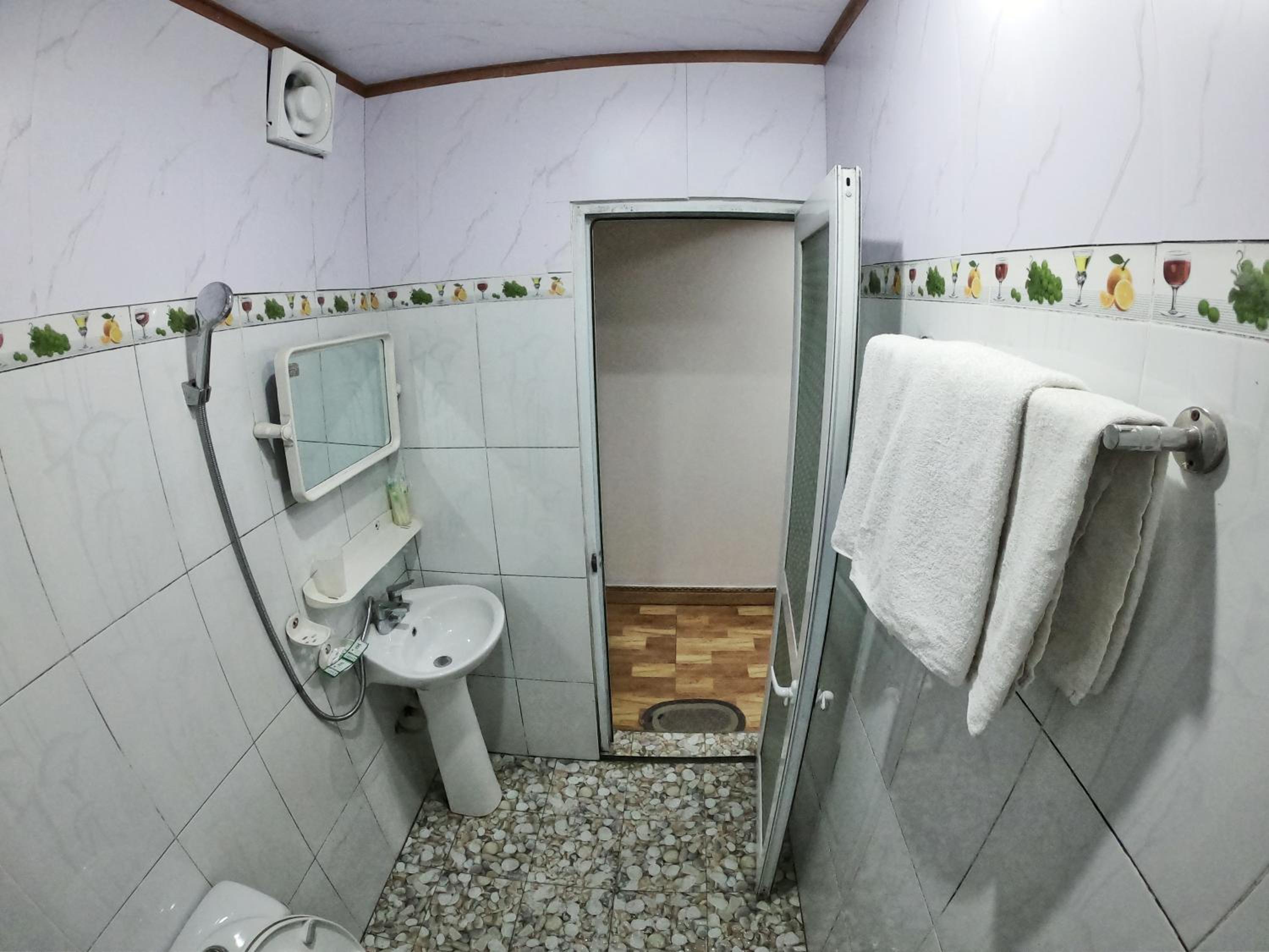 Standard Triple Room - Photo 11