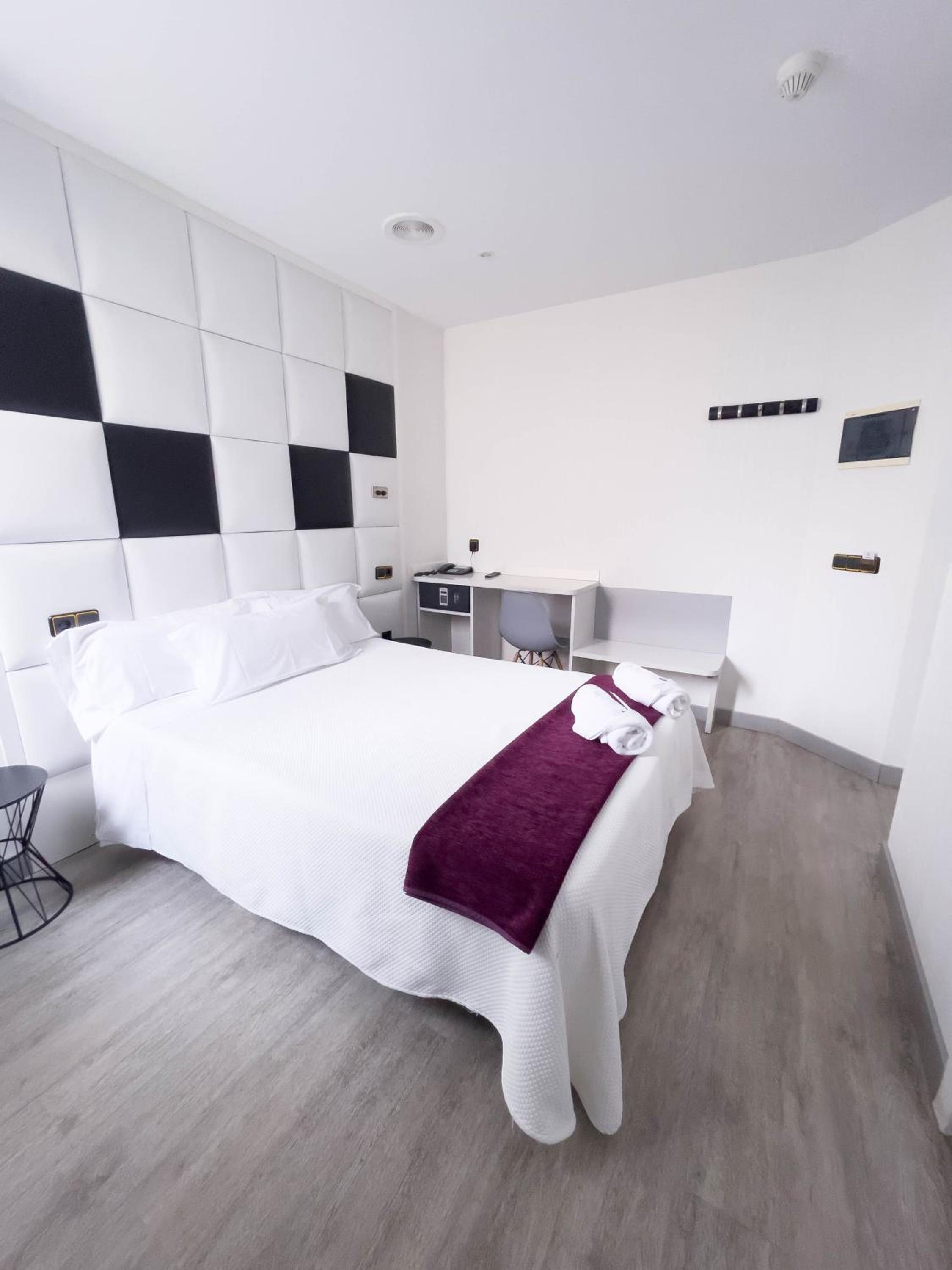 Double Room - Photo 1