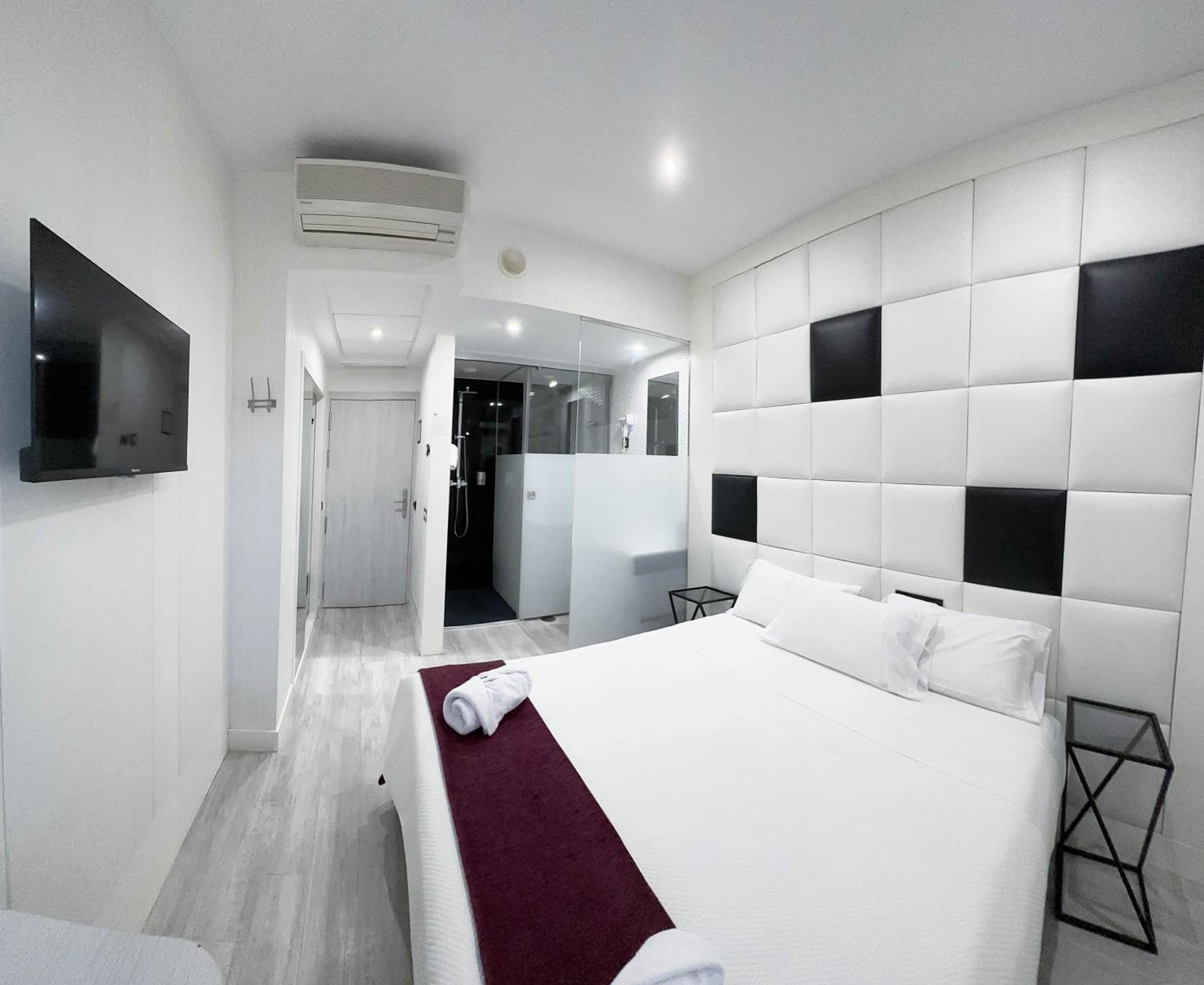 King Double Room - Photo 2