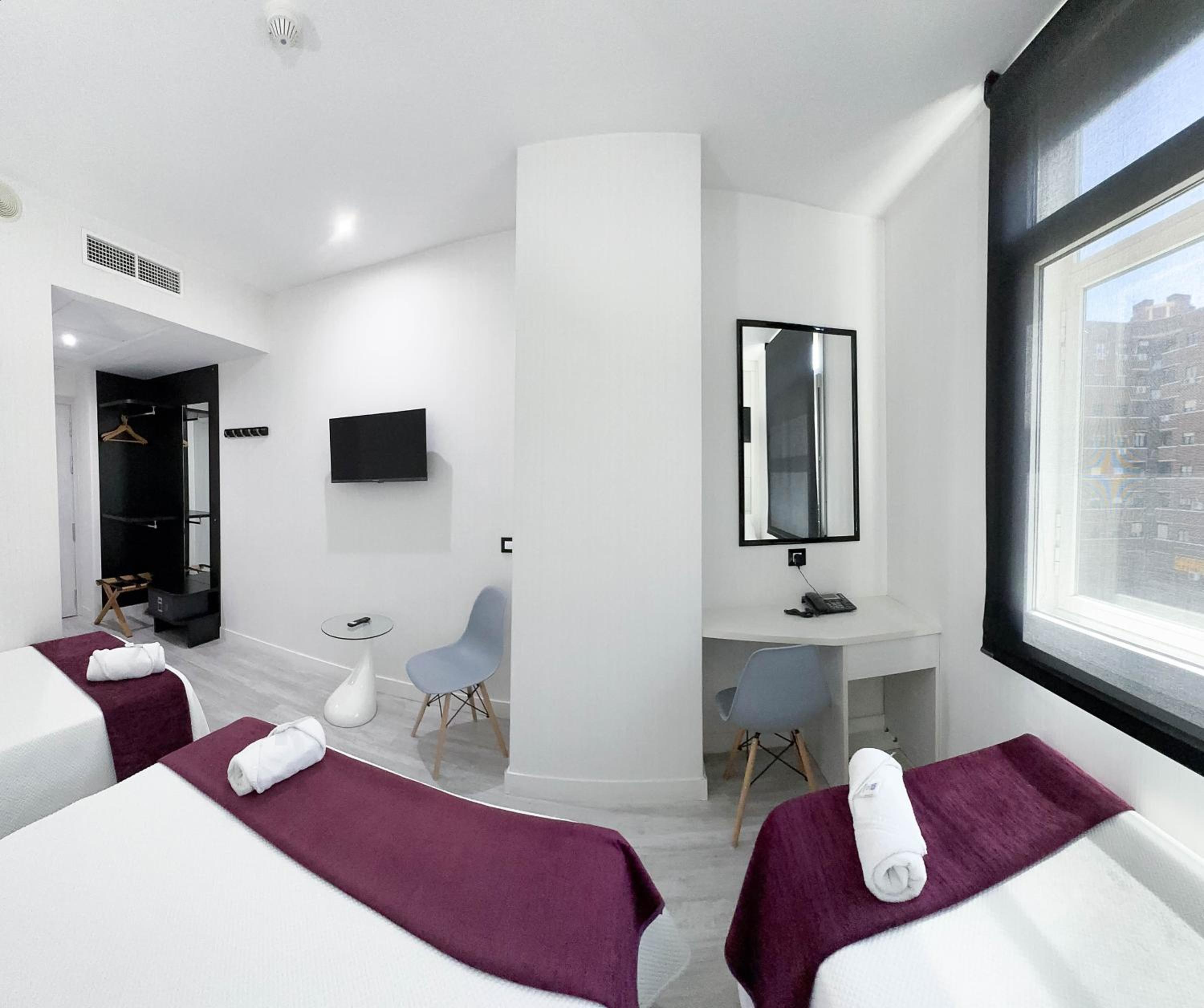 Standard Triple Room - Photo 5