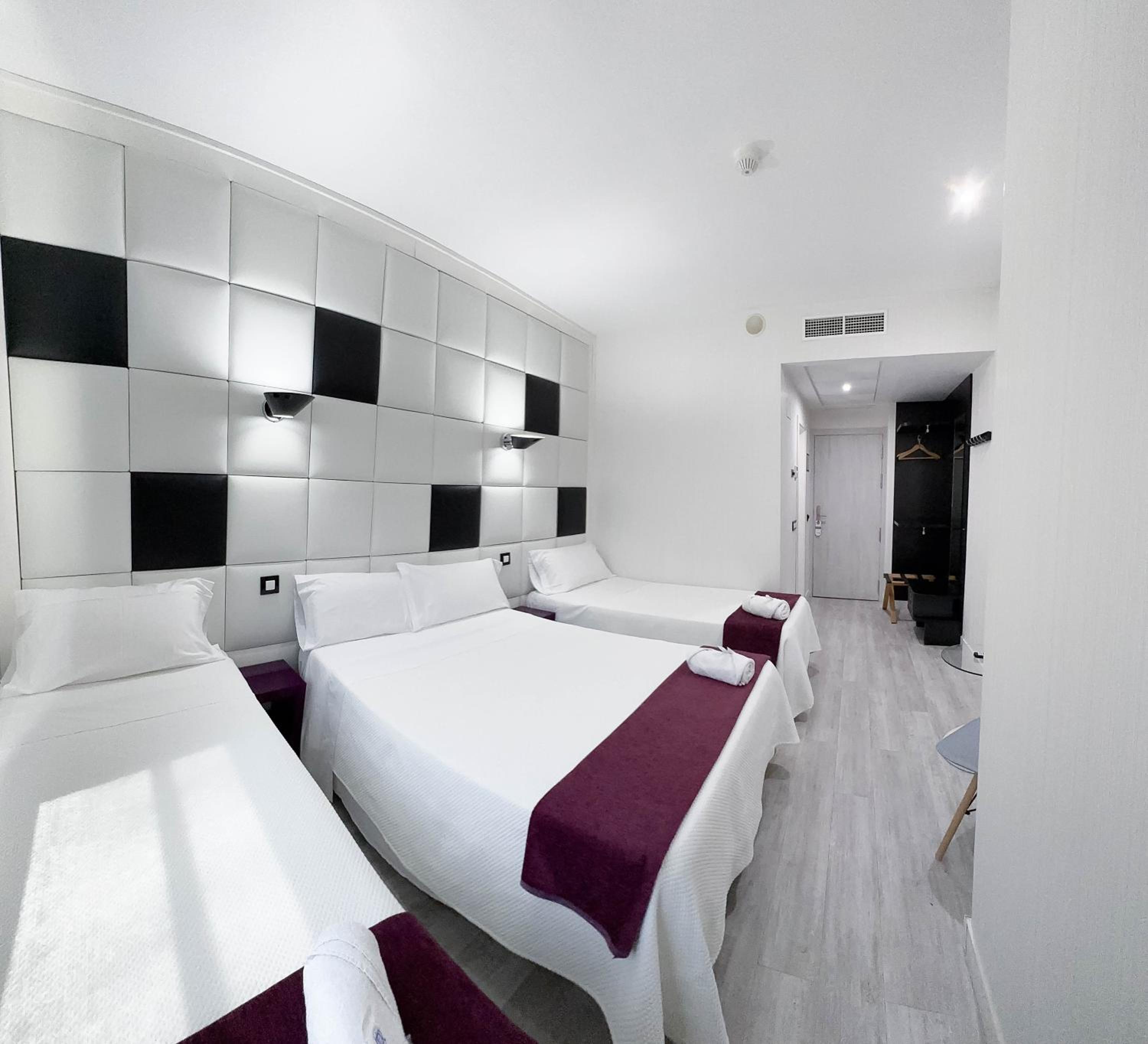 Standard Triple Room - Photo 6