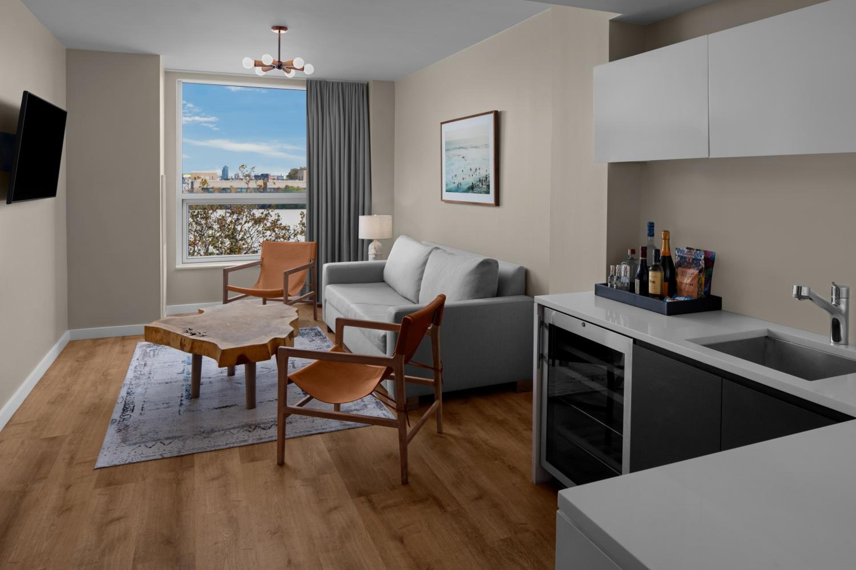 One-Bedroom King Suite