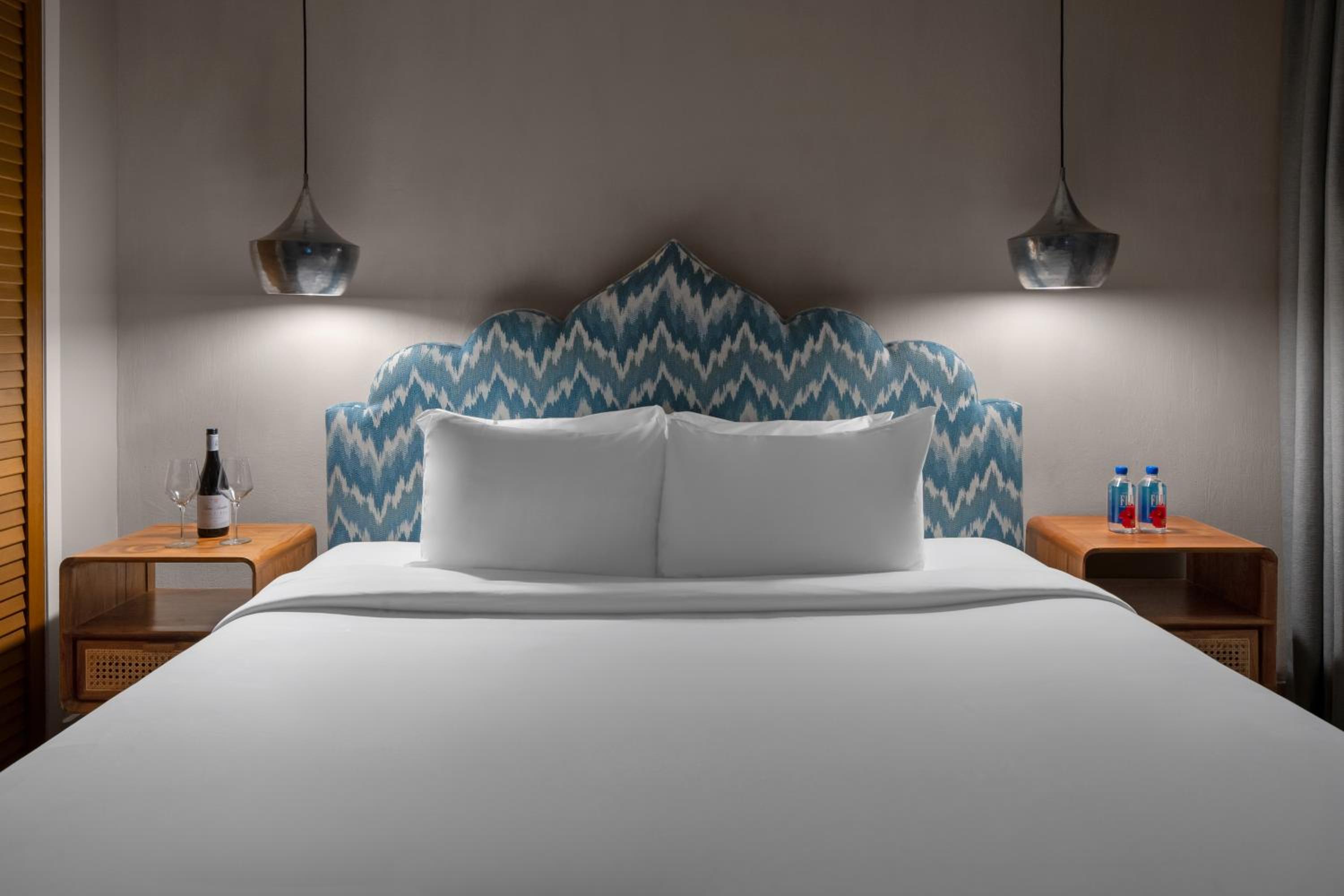 Standard King Room - Photo 6