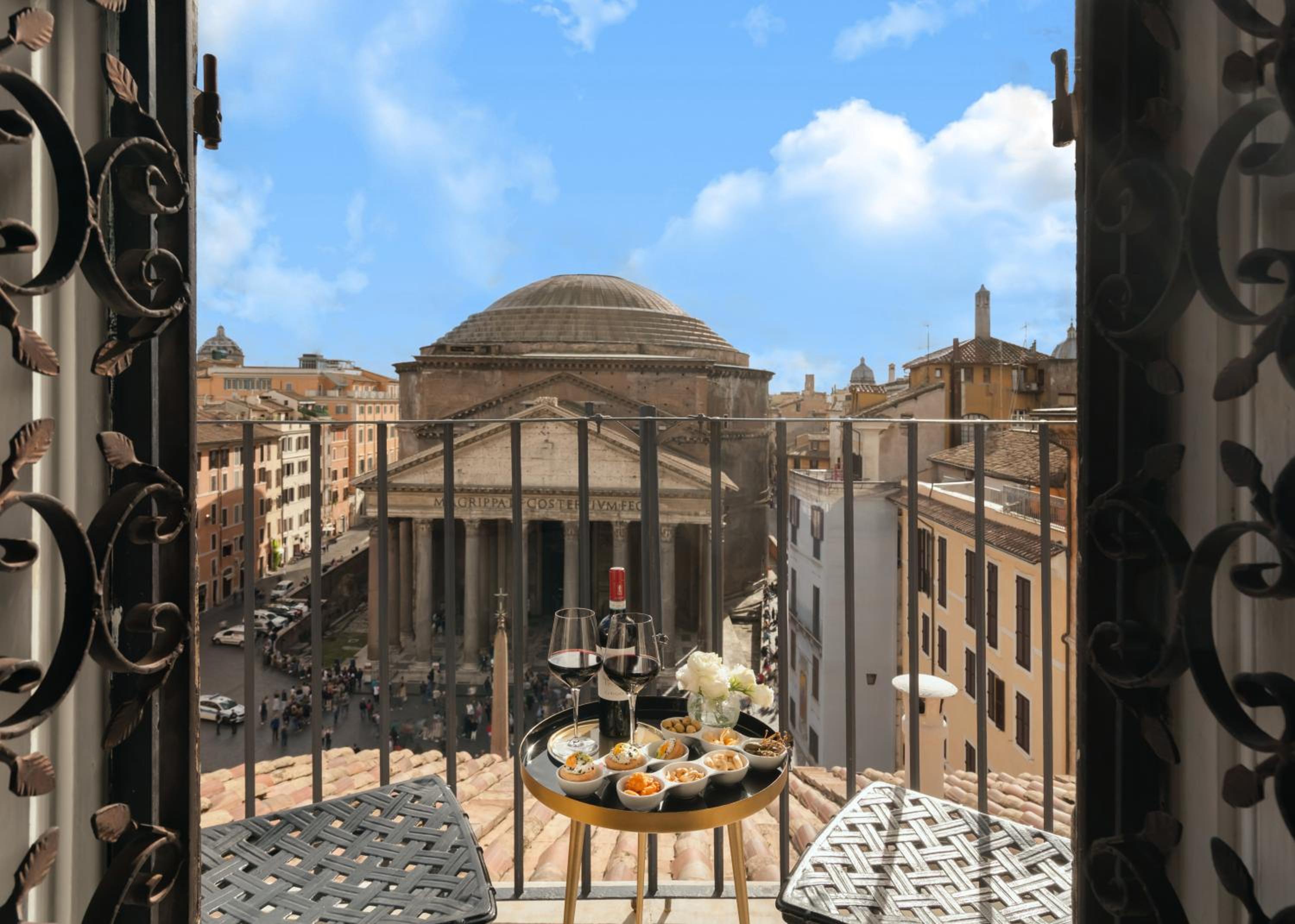 King Suite with Balcony Separate Building