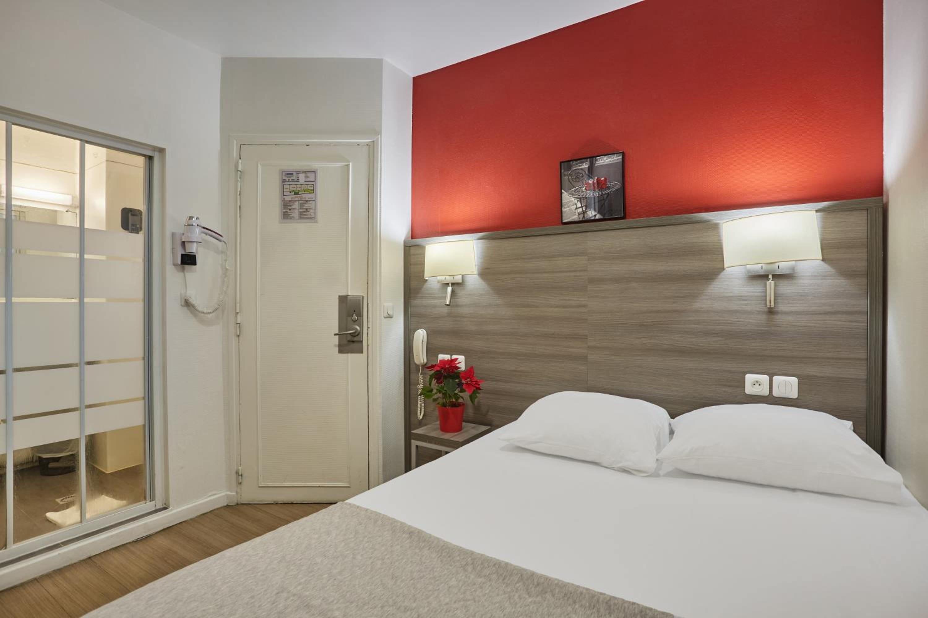 Single Room photo 2