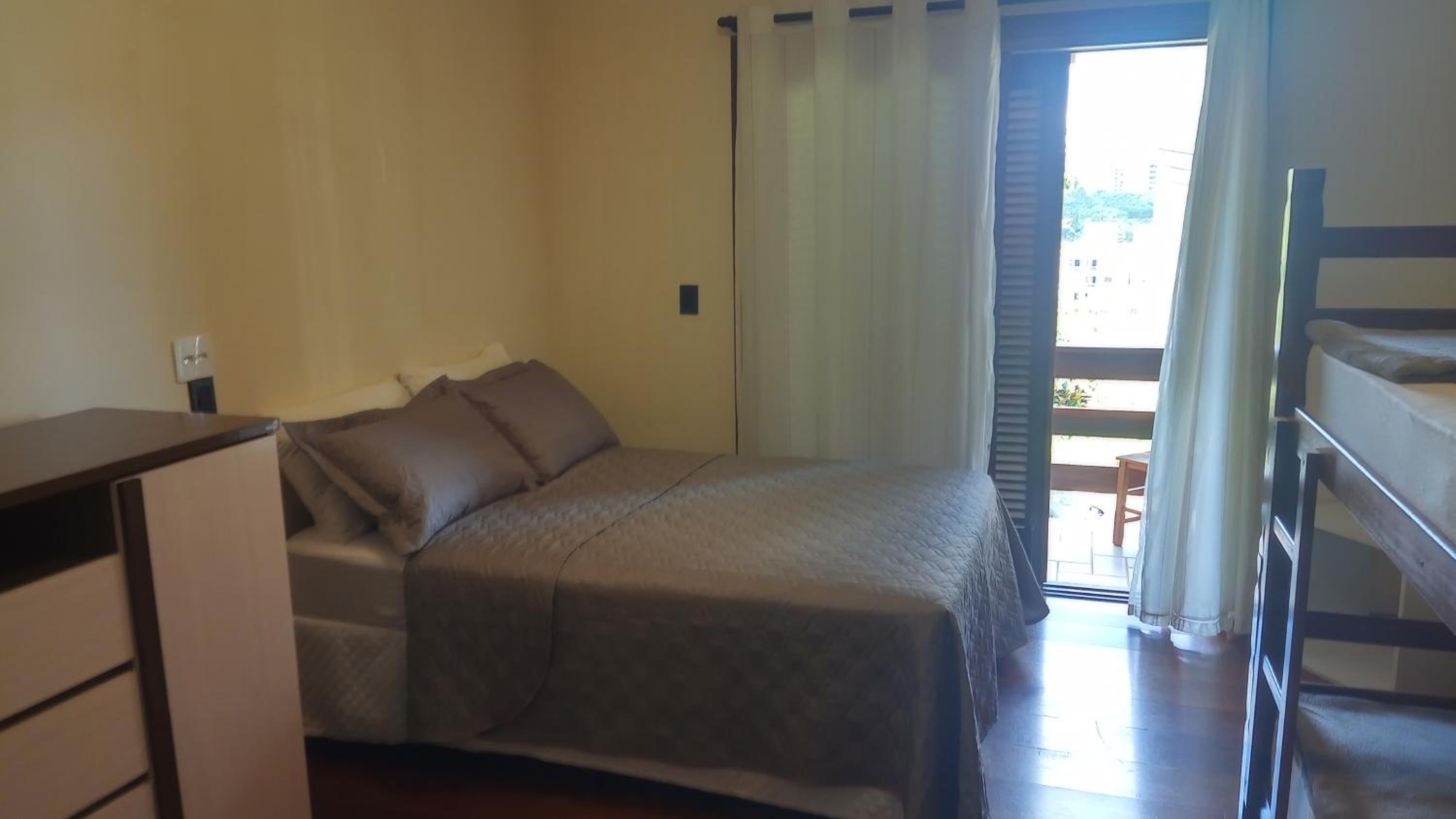 Family Room with Private Bathroom photo 1