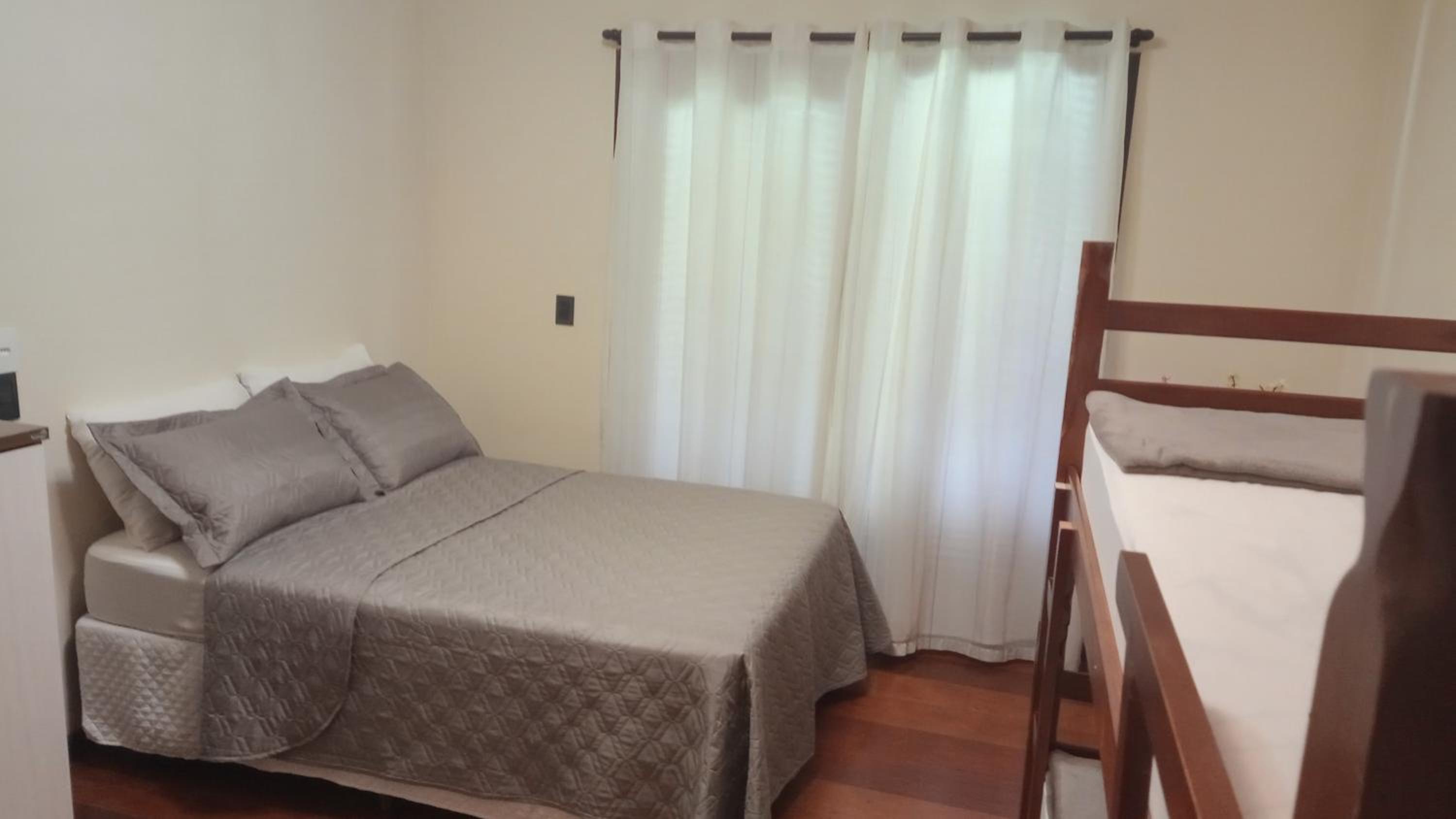 Family Room with Private Bathroom photo 2