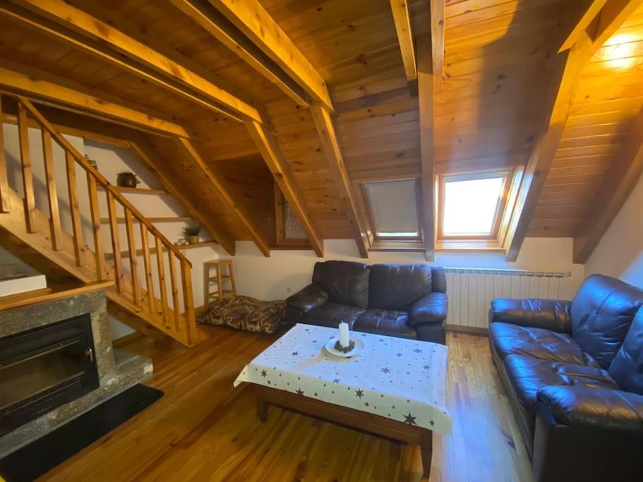Three-Bedroom Apartment photo 2