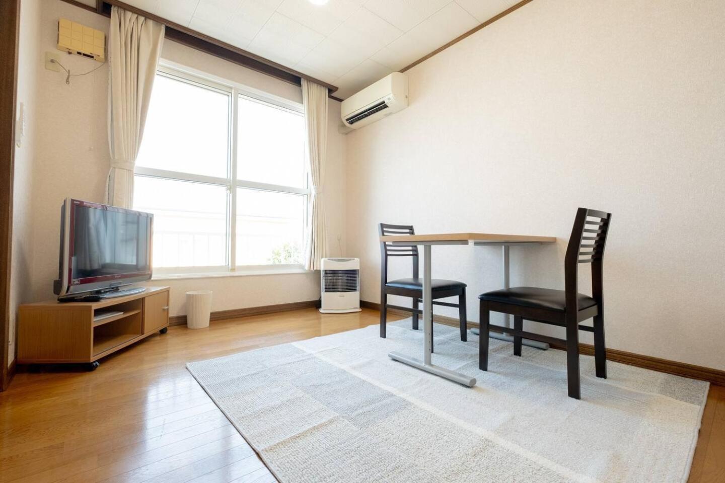 One-Bedroom Apartment photo 3
