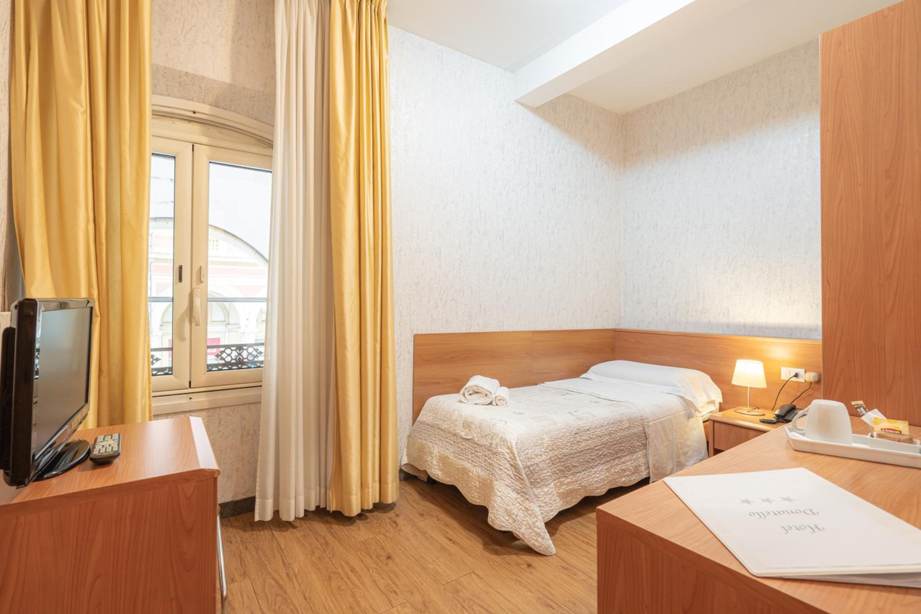 Single Room - Photo 1