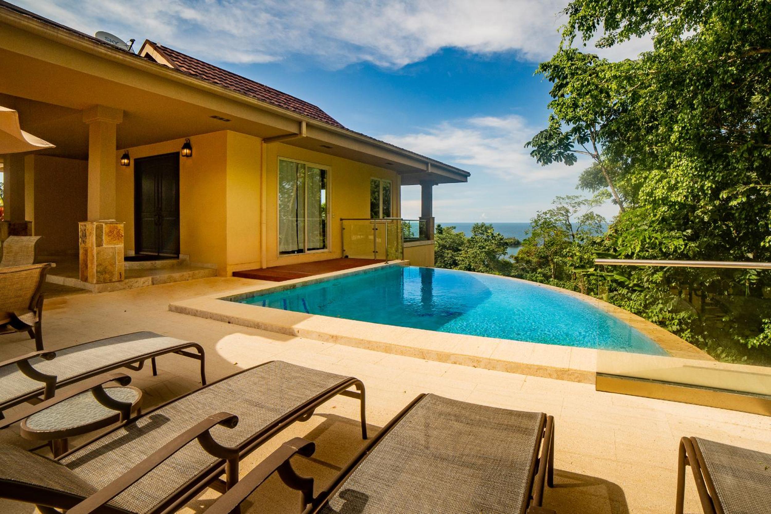 Two-Bedroom Villa photo 3