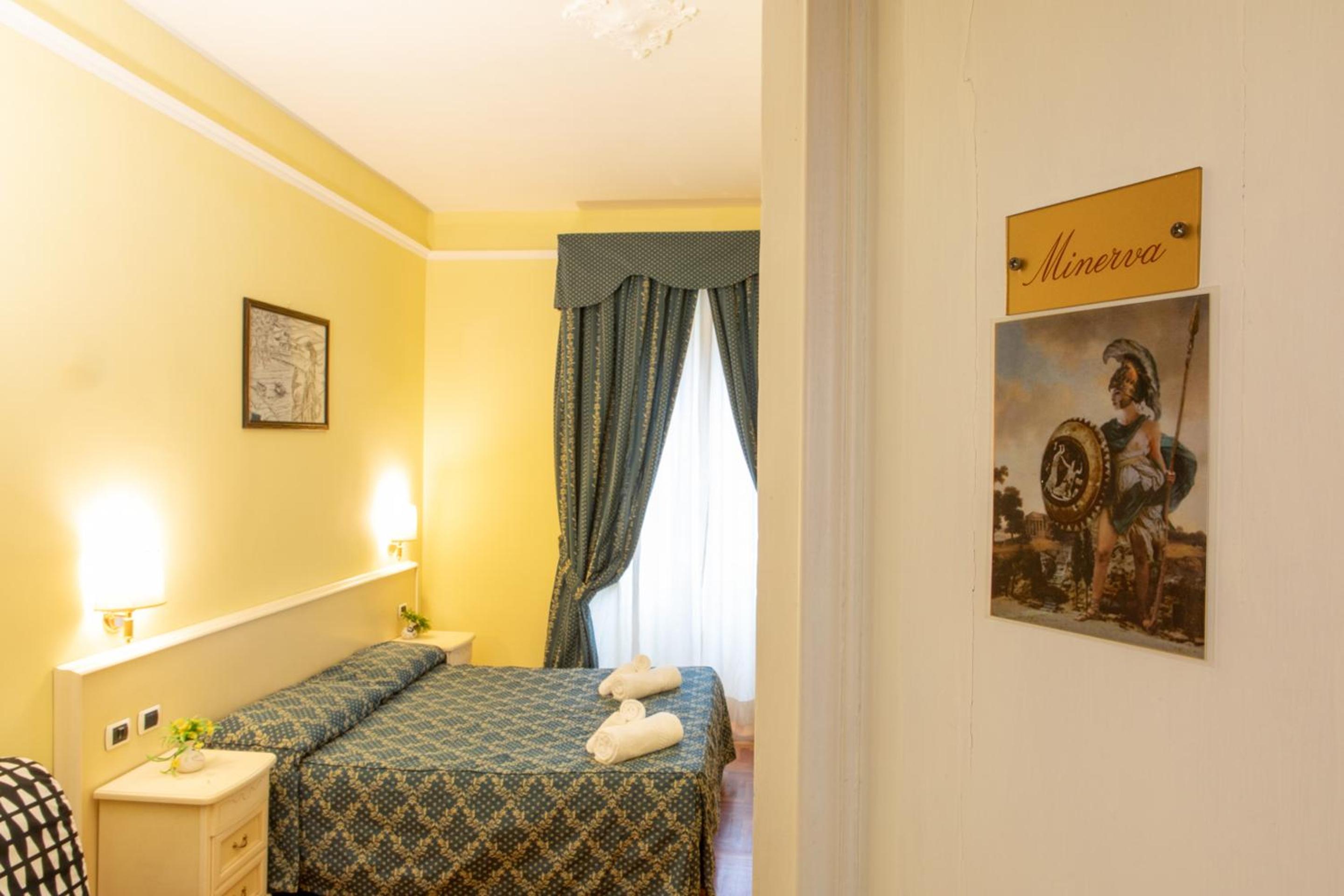 Double Room with Private External Bathroom photo 3