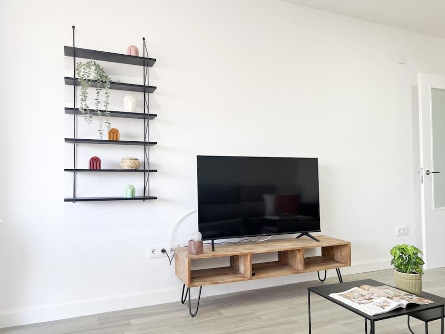 Three-Bedroom Apartment photo 2