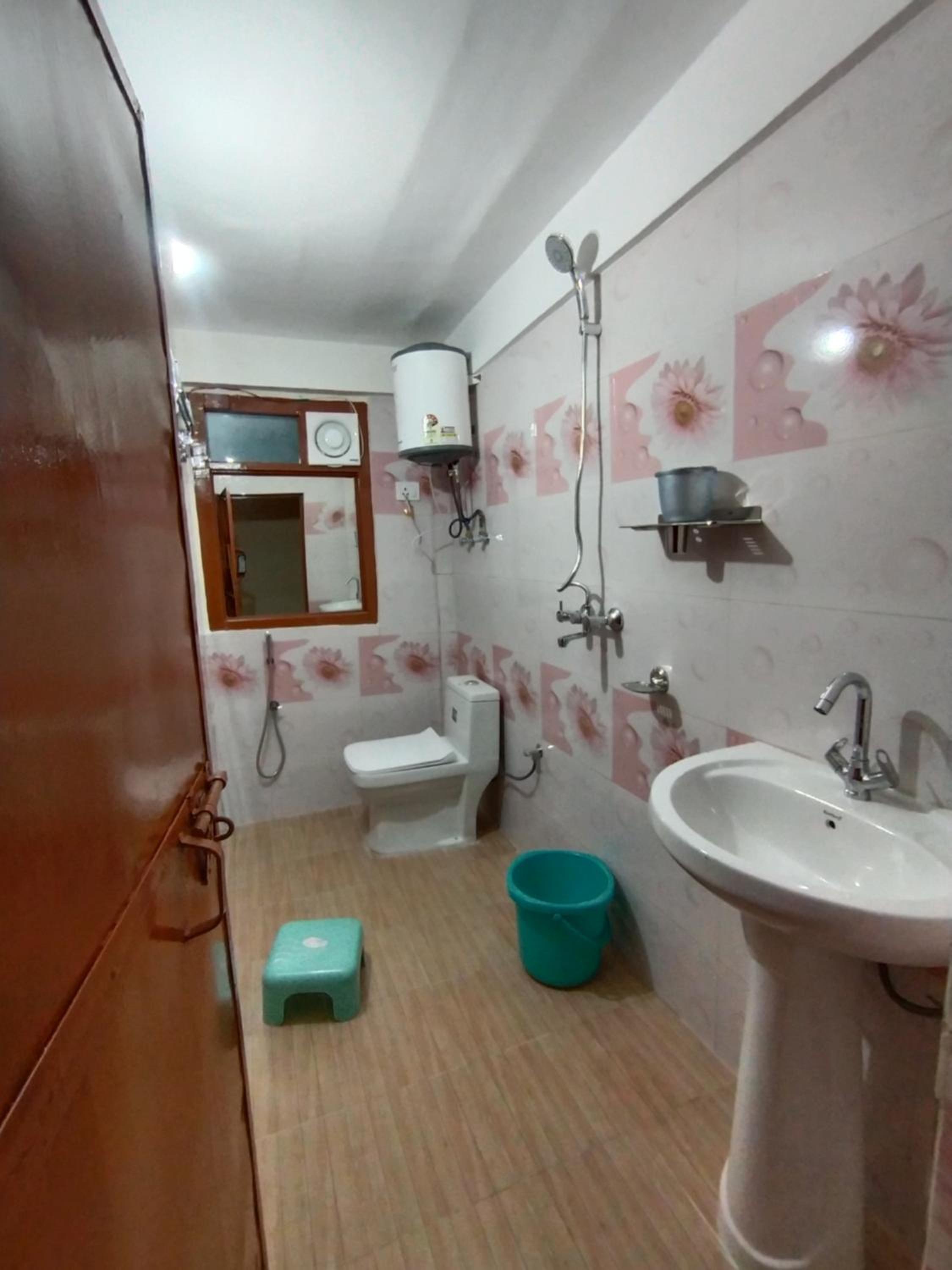 Double Room with Mountain View - Photo 9