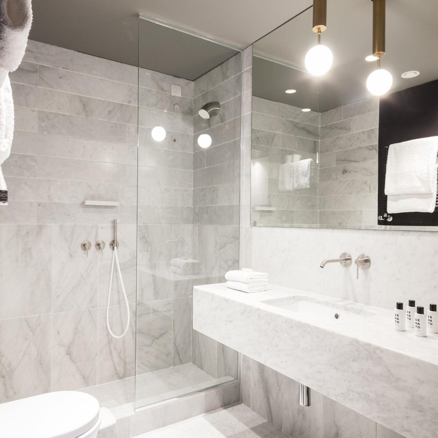 Standard Double or Twin Room photo 3