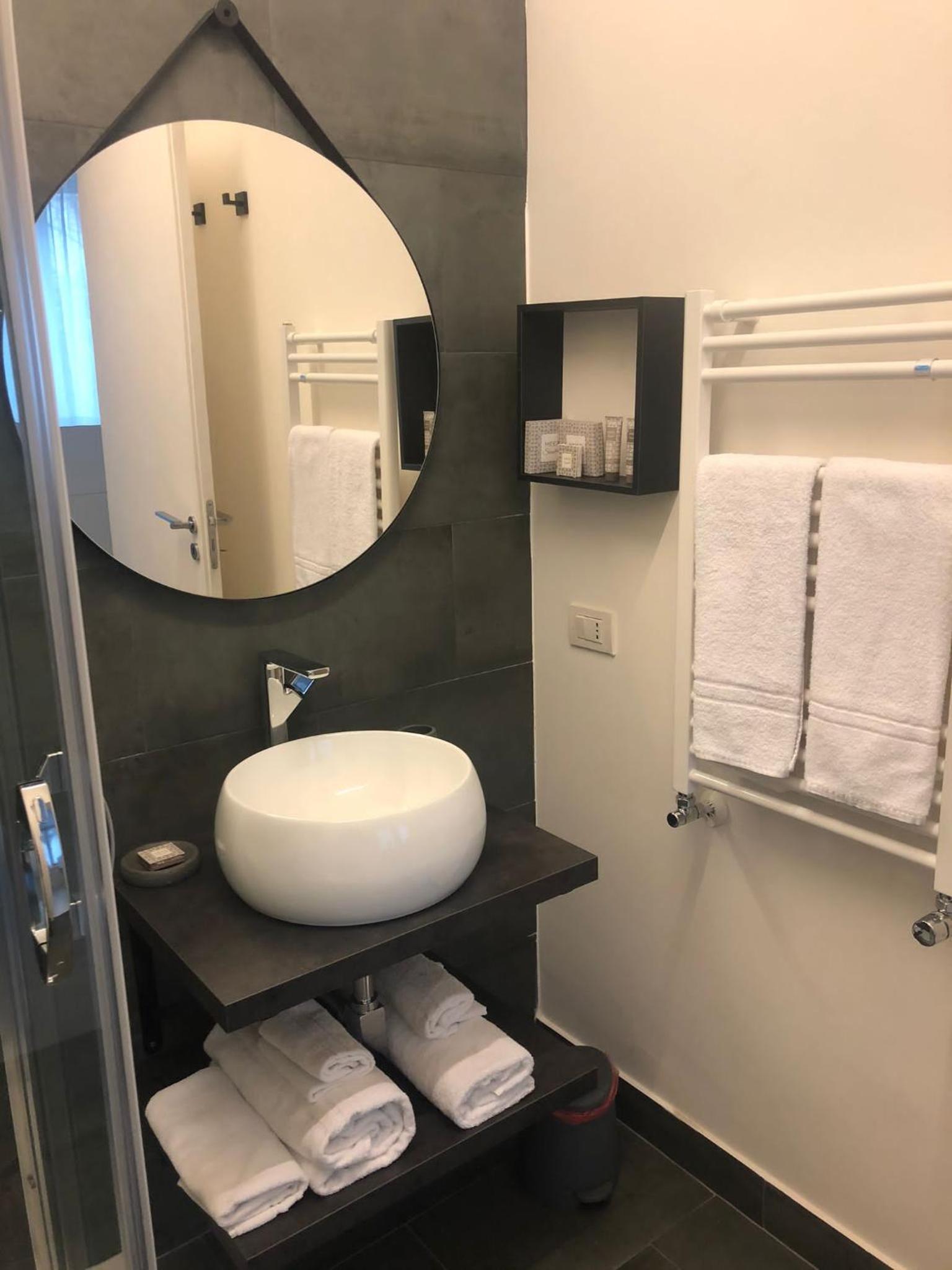 Standard Double Room - Photo 5