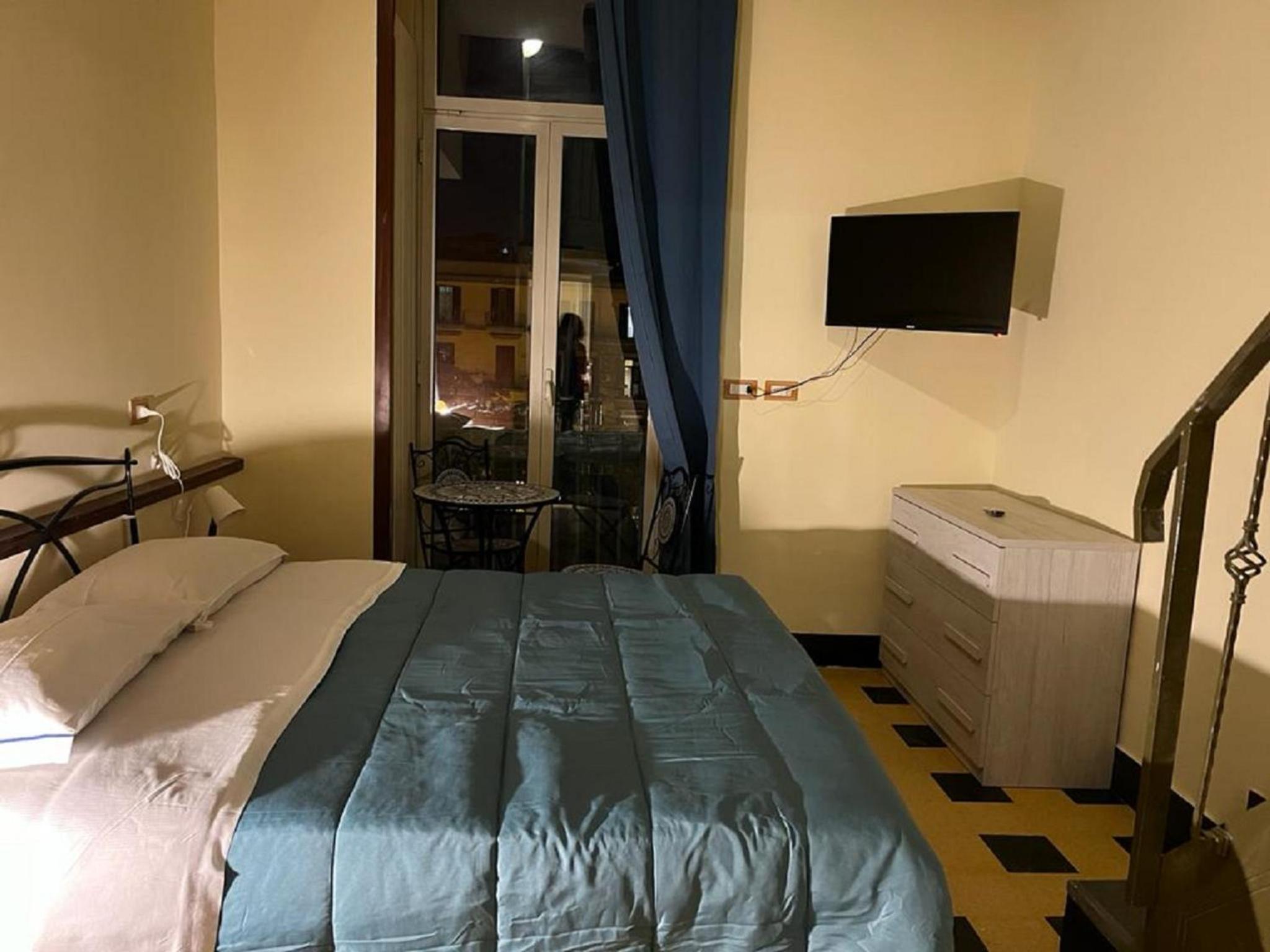 Deluxe Room (2 Adults + 1 Child)