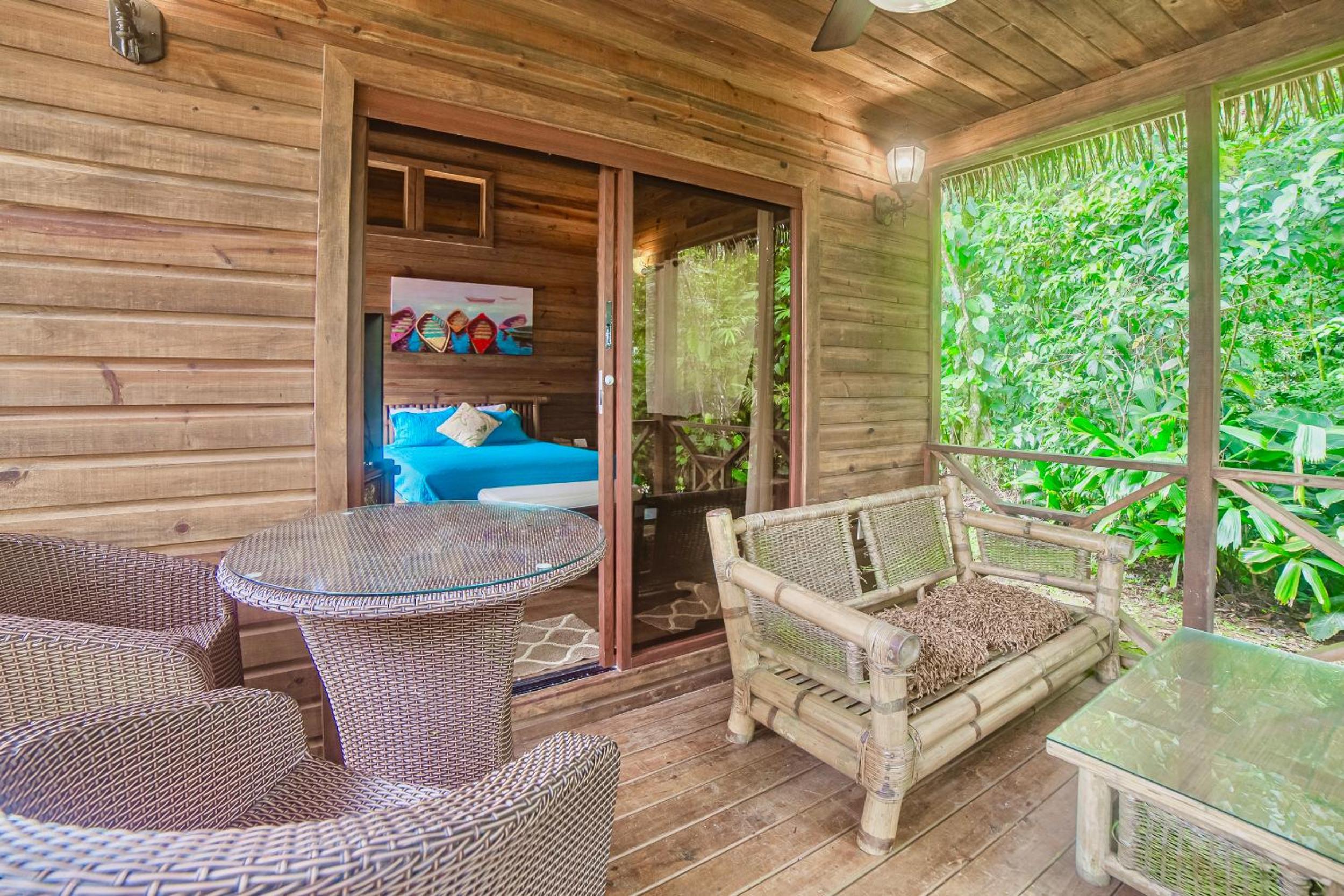 One-Bedroom Bungalow Jungle Lodge