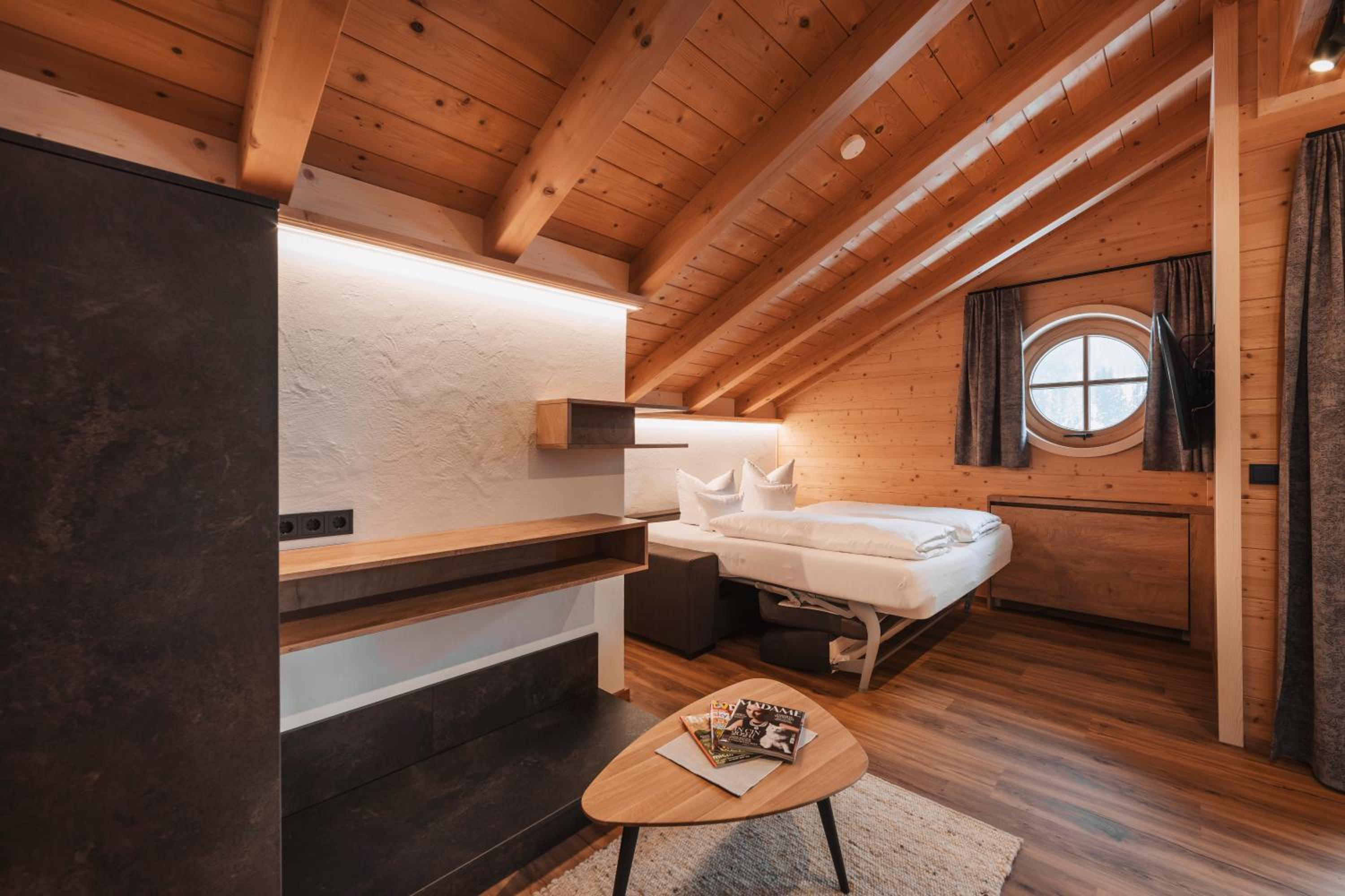 Two-Bedroom Apartment with Balcony photo 2