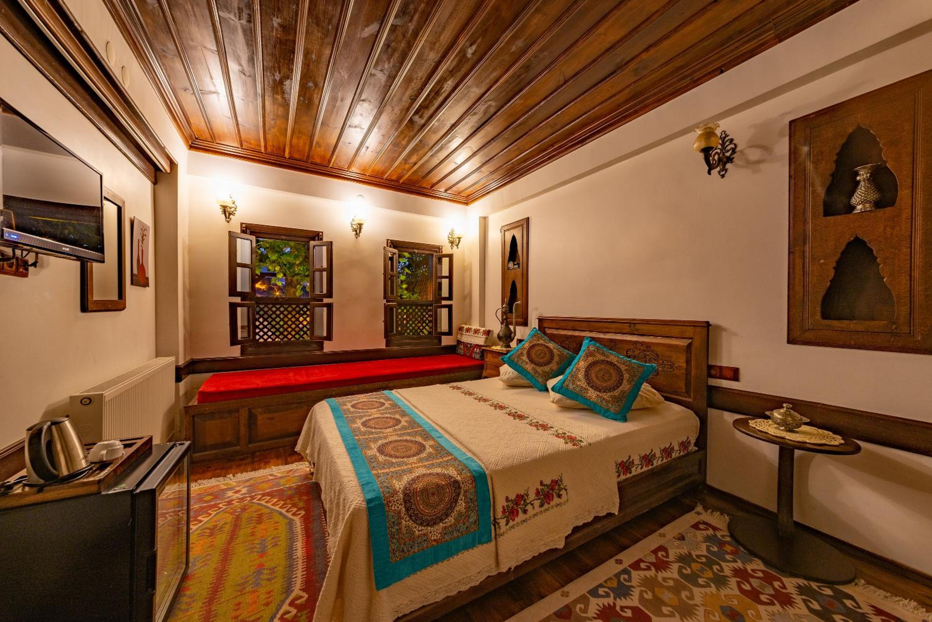 Standard Double Room with City View photo 3