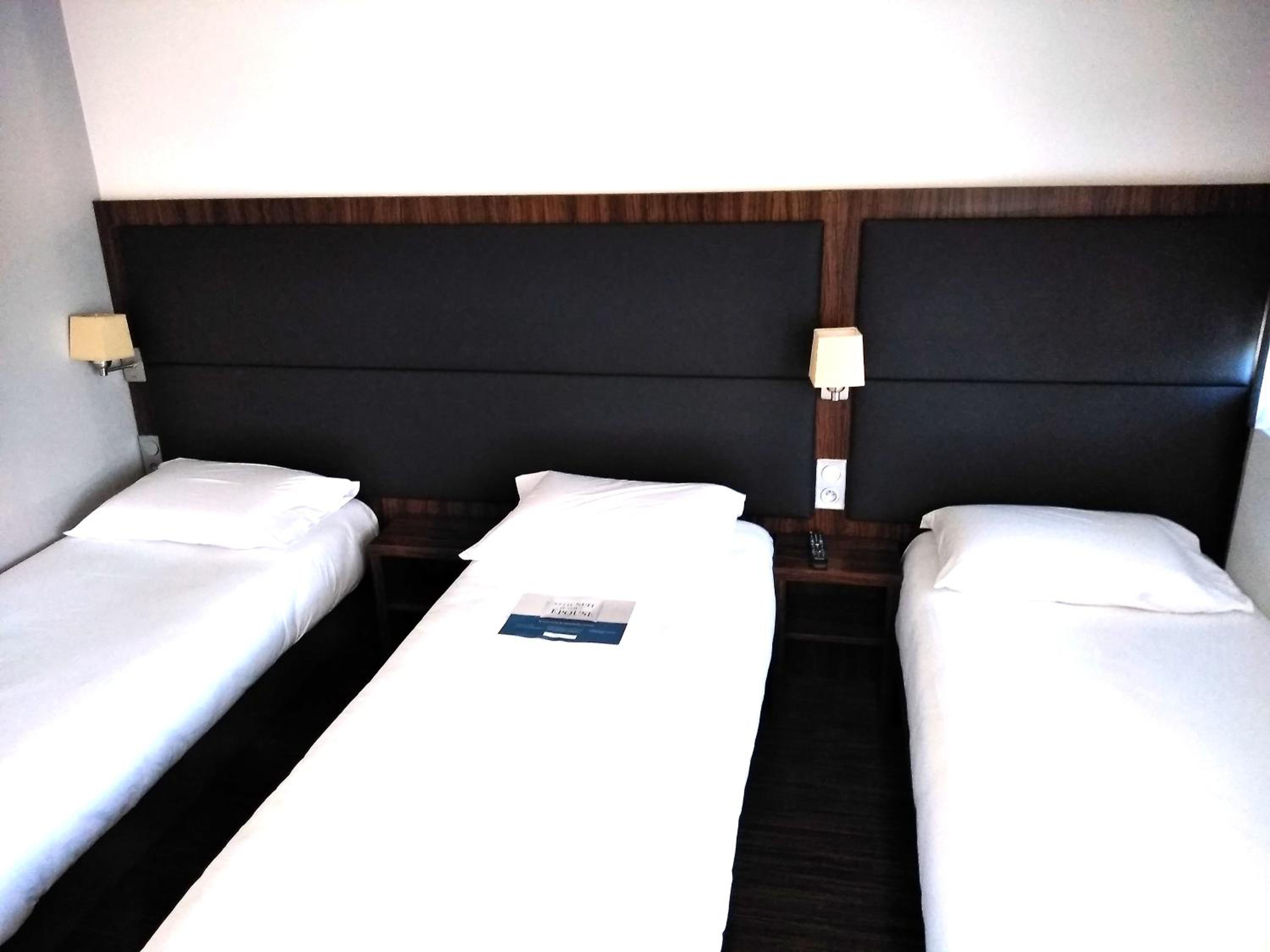 Standard Room - 3 Single Beds - Photo 4