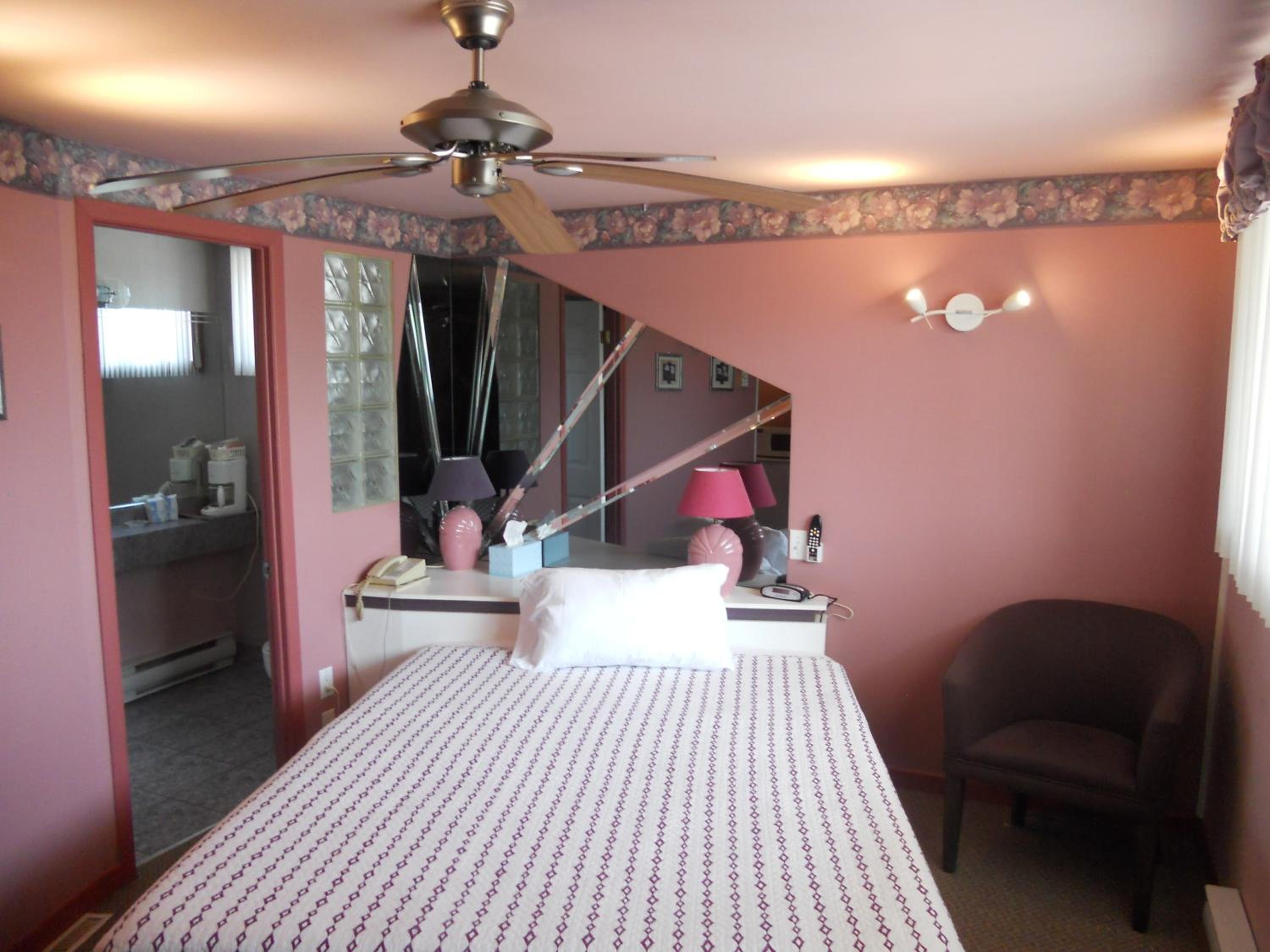 Queen Room with Spa Bath photo 1