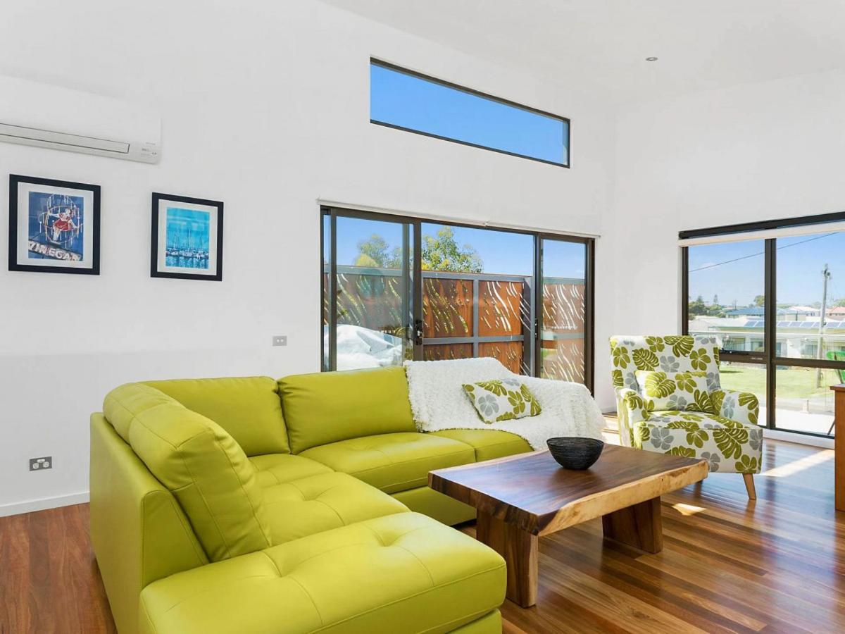 Three-Bedroom House photo 3