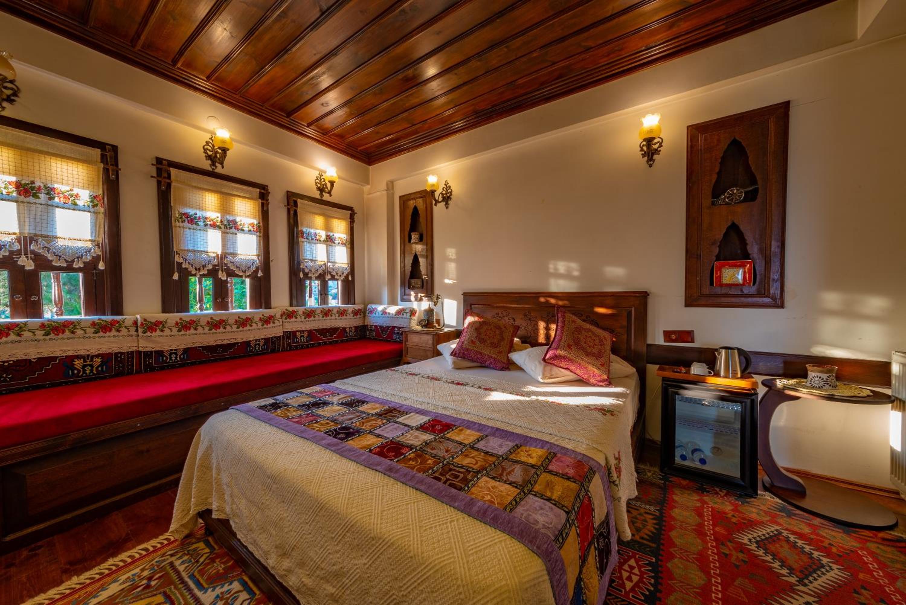 Double or Twin Room with City View photo 1