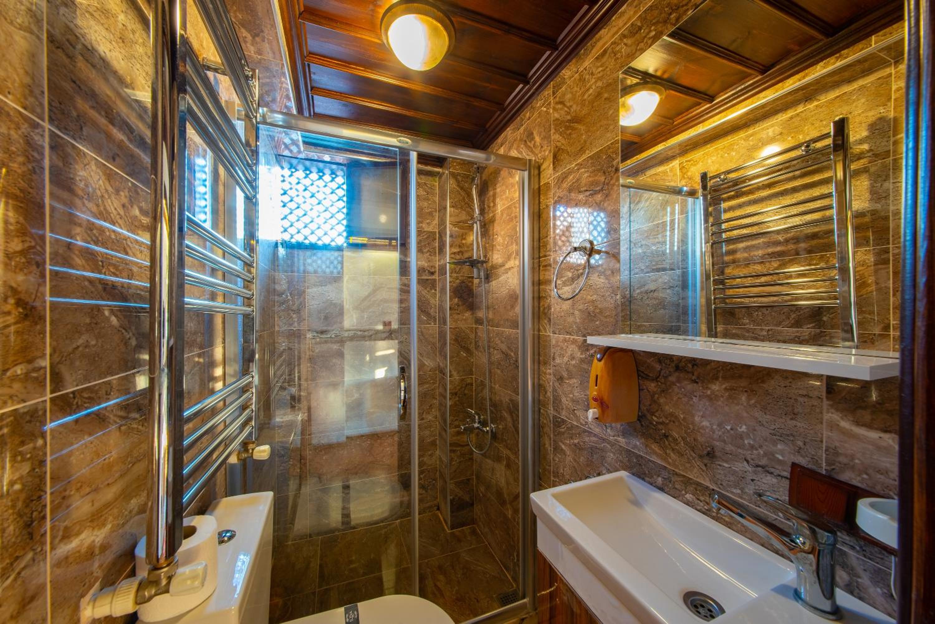 Double or Twin Room with City View photo 2
