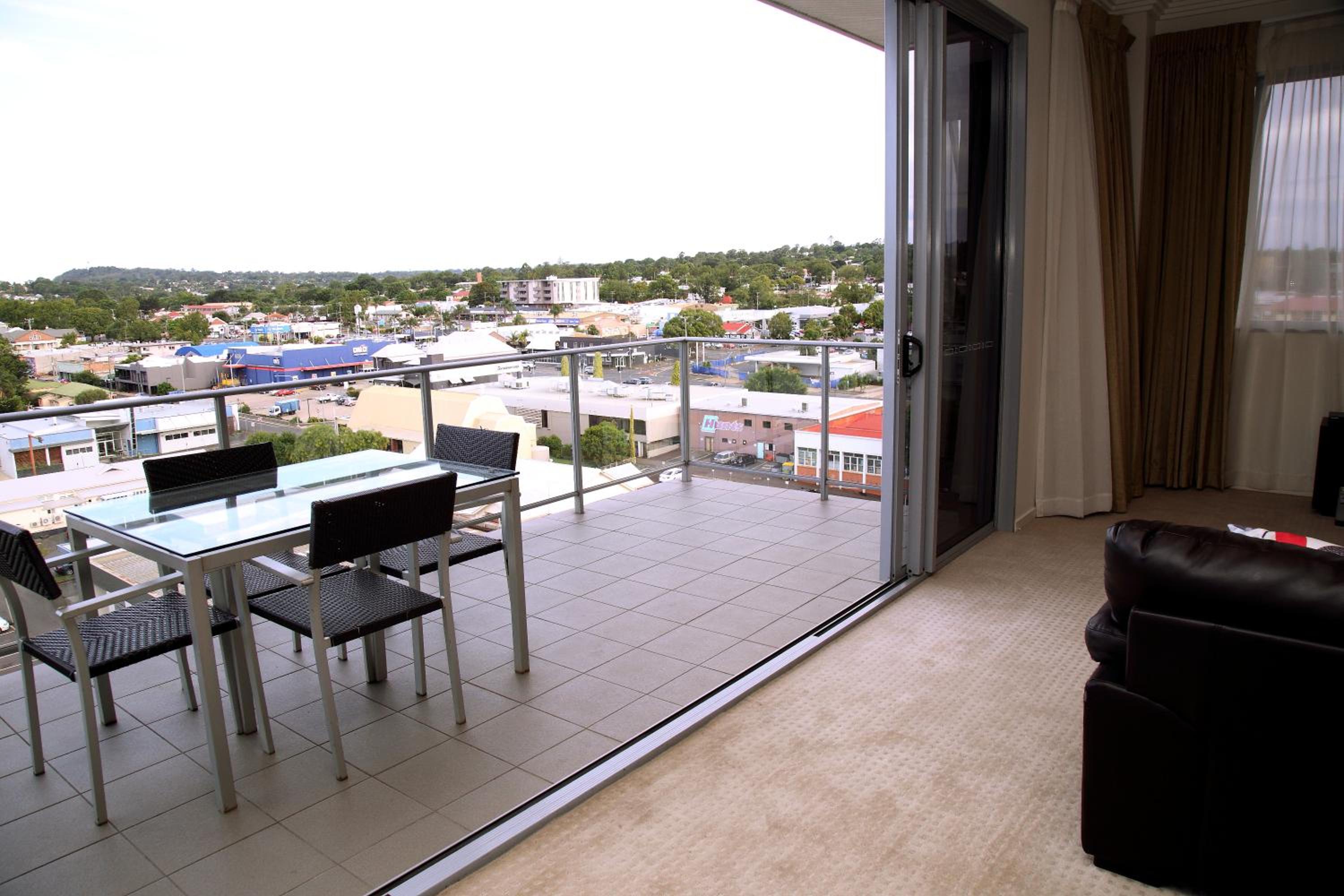 Three-Bedroom Apartment - Photo 3
