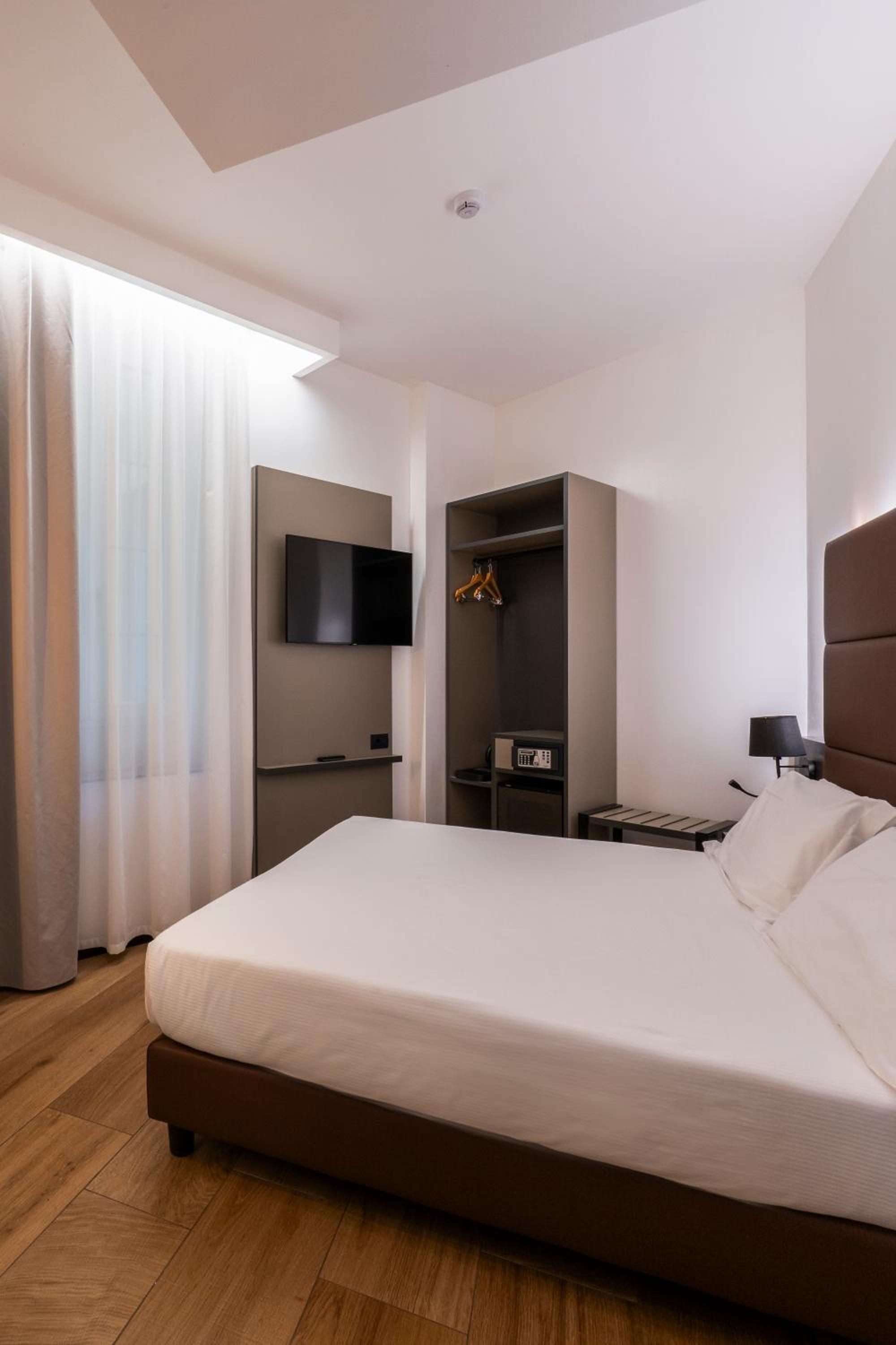 Double or Twin Room with Private External Bathroom