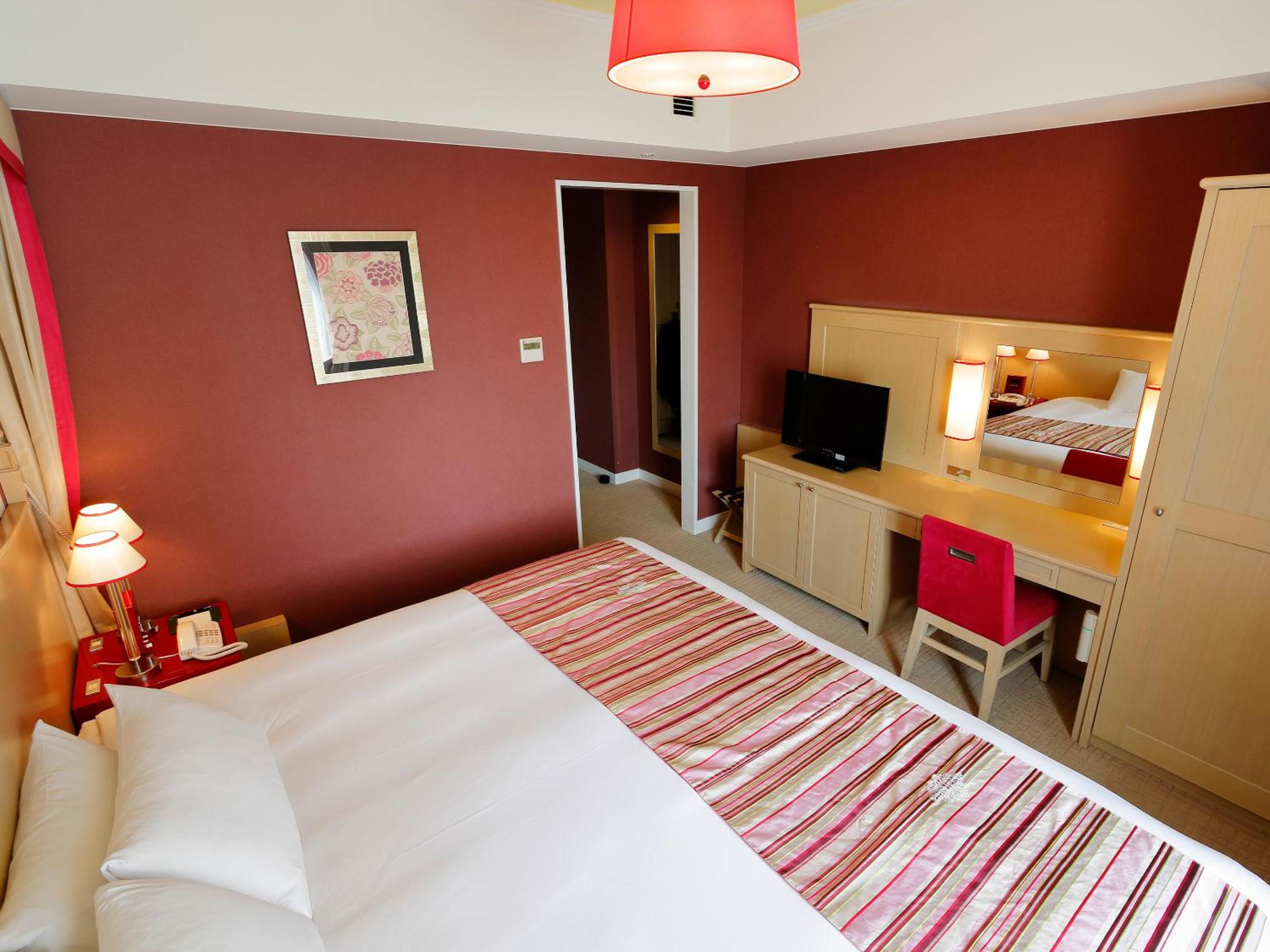 King Room - Non-Smoking - Photo 1