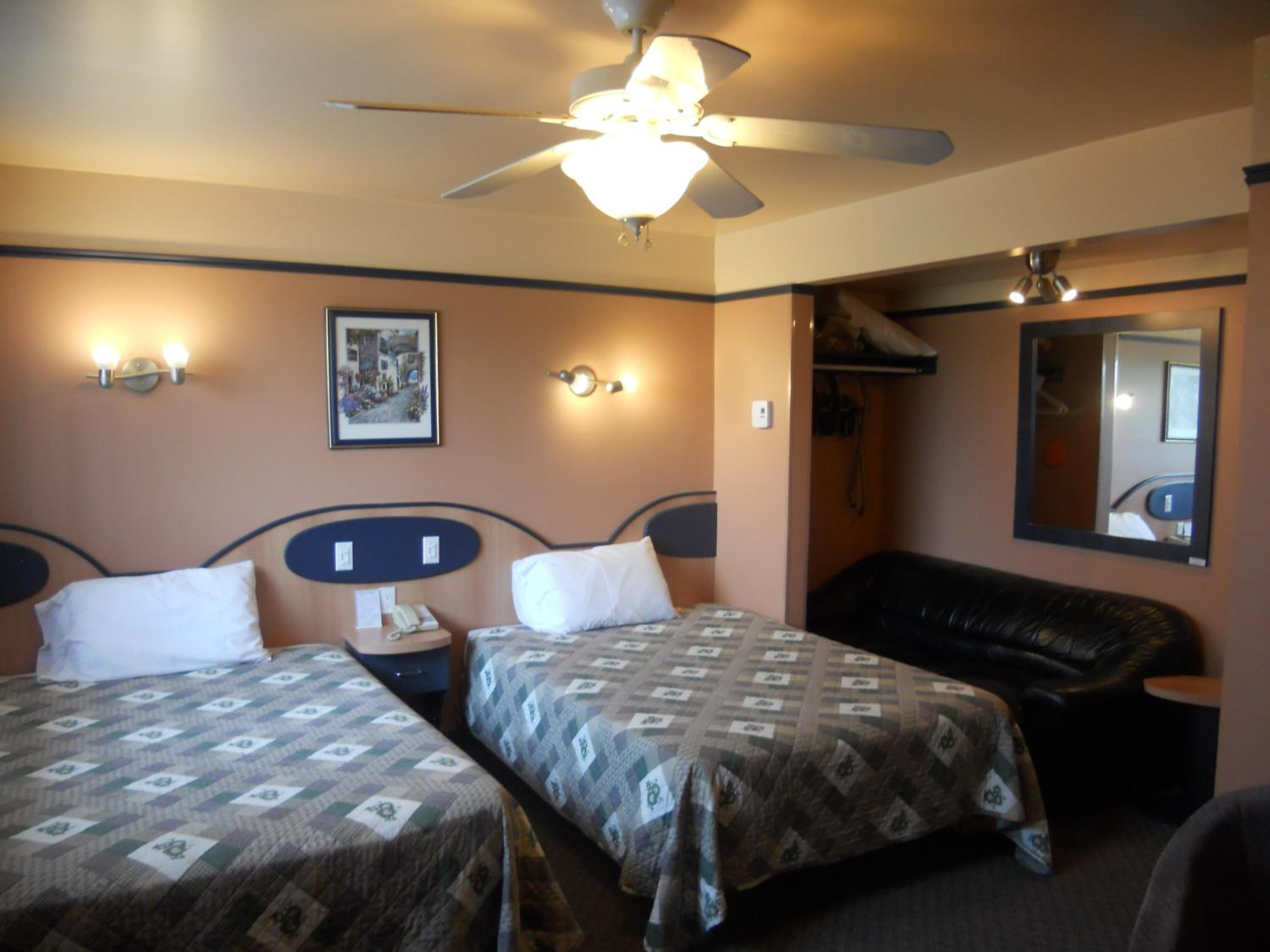 Double Room with Two Double Beds photo 1