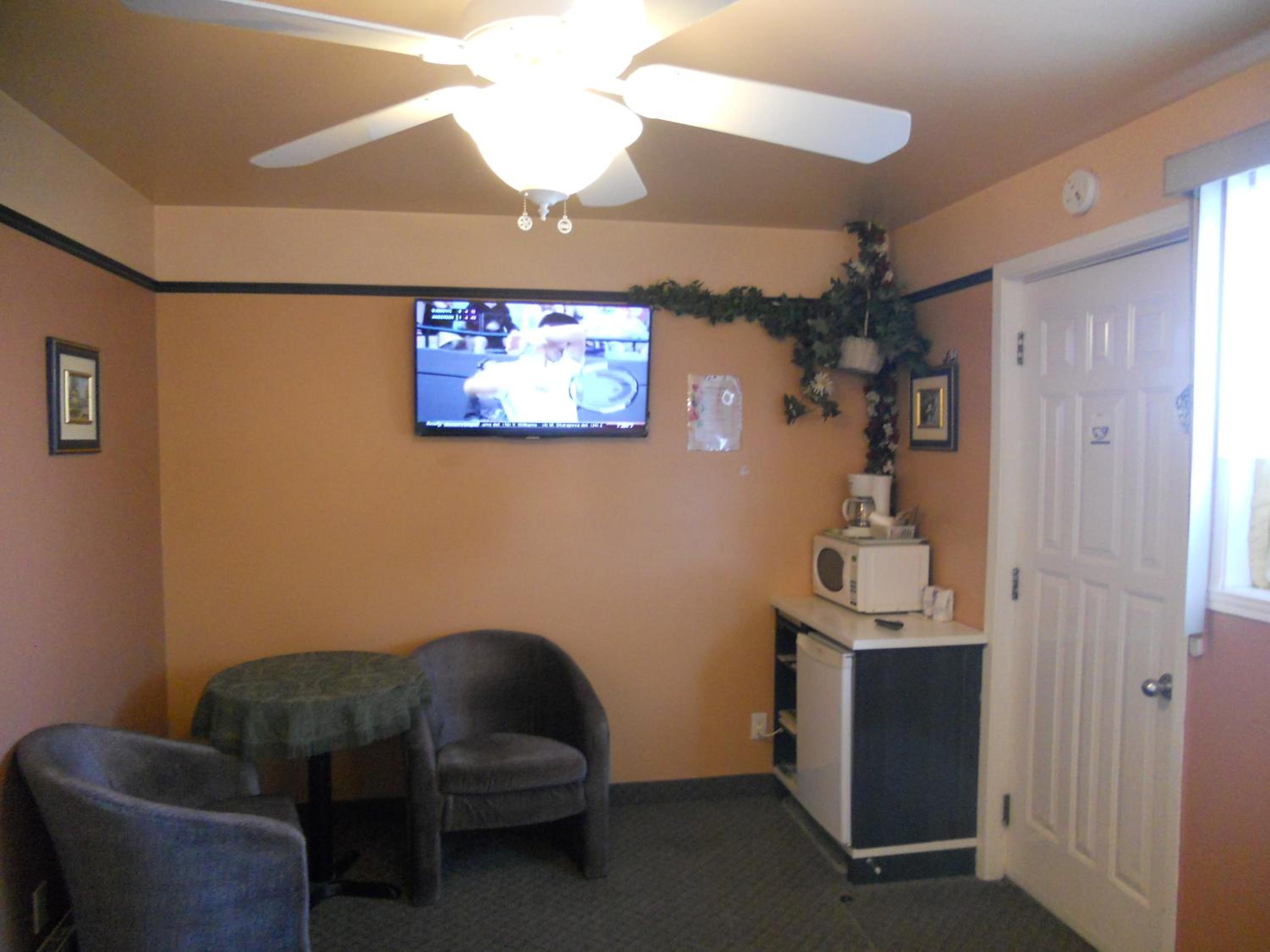Double Room with Two Double Beds photo 2