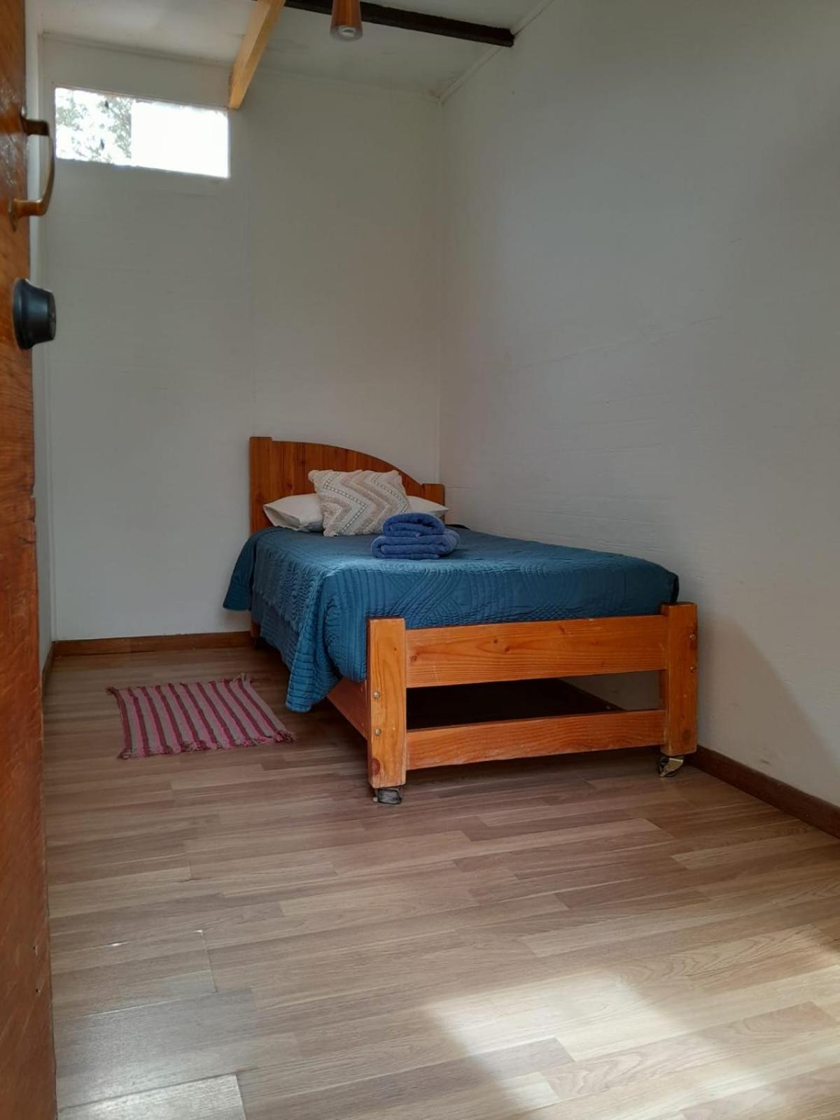 Single Room with Shared Bathroom photo 1