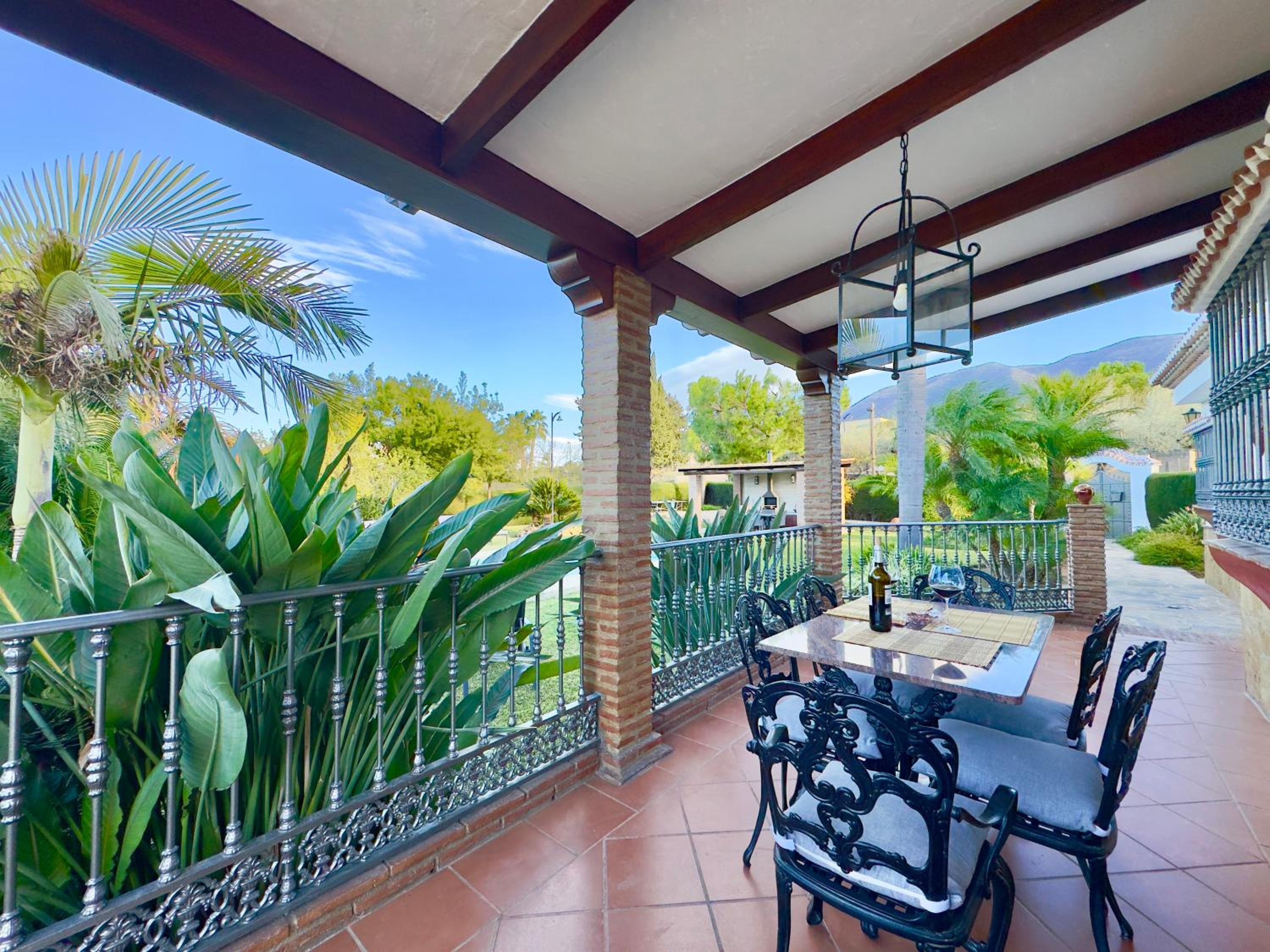 Three-Bedroom Villa photo 2