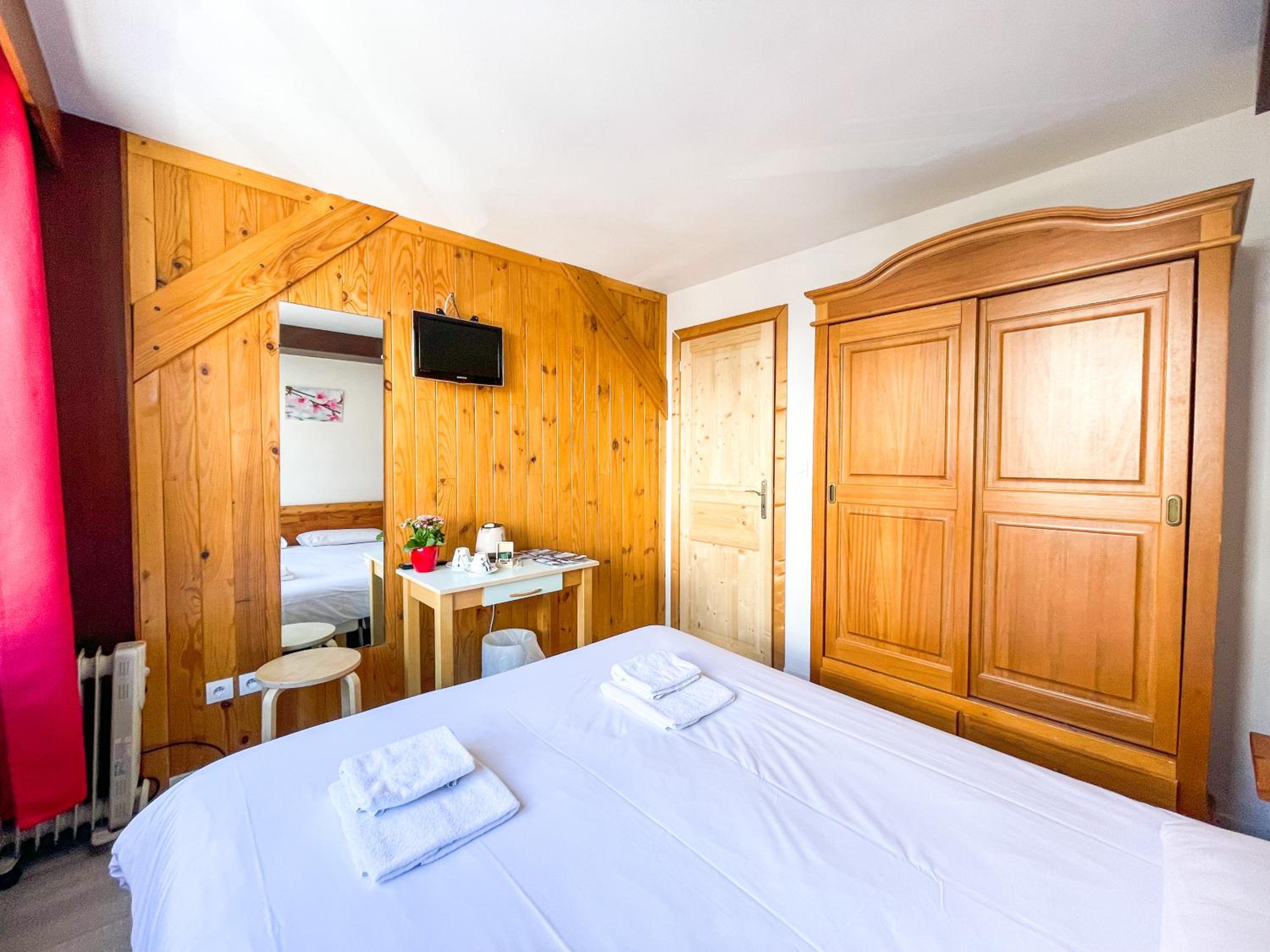 Family Suite (2 Adults + 2 Children) photo 1