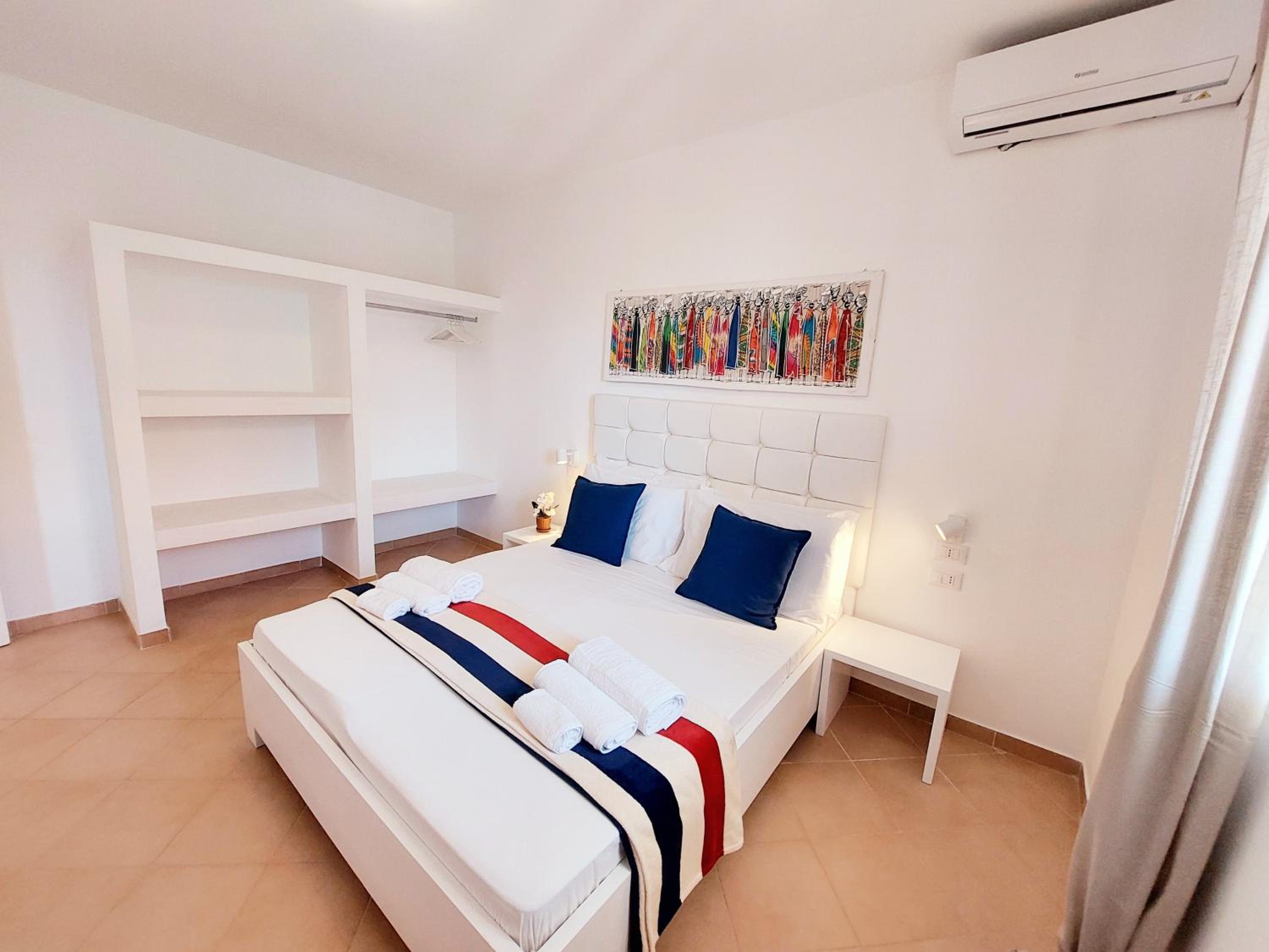 One-Bedroom Apartment with Partial Sea View photo 3