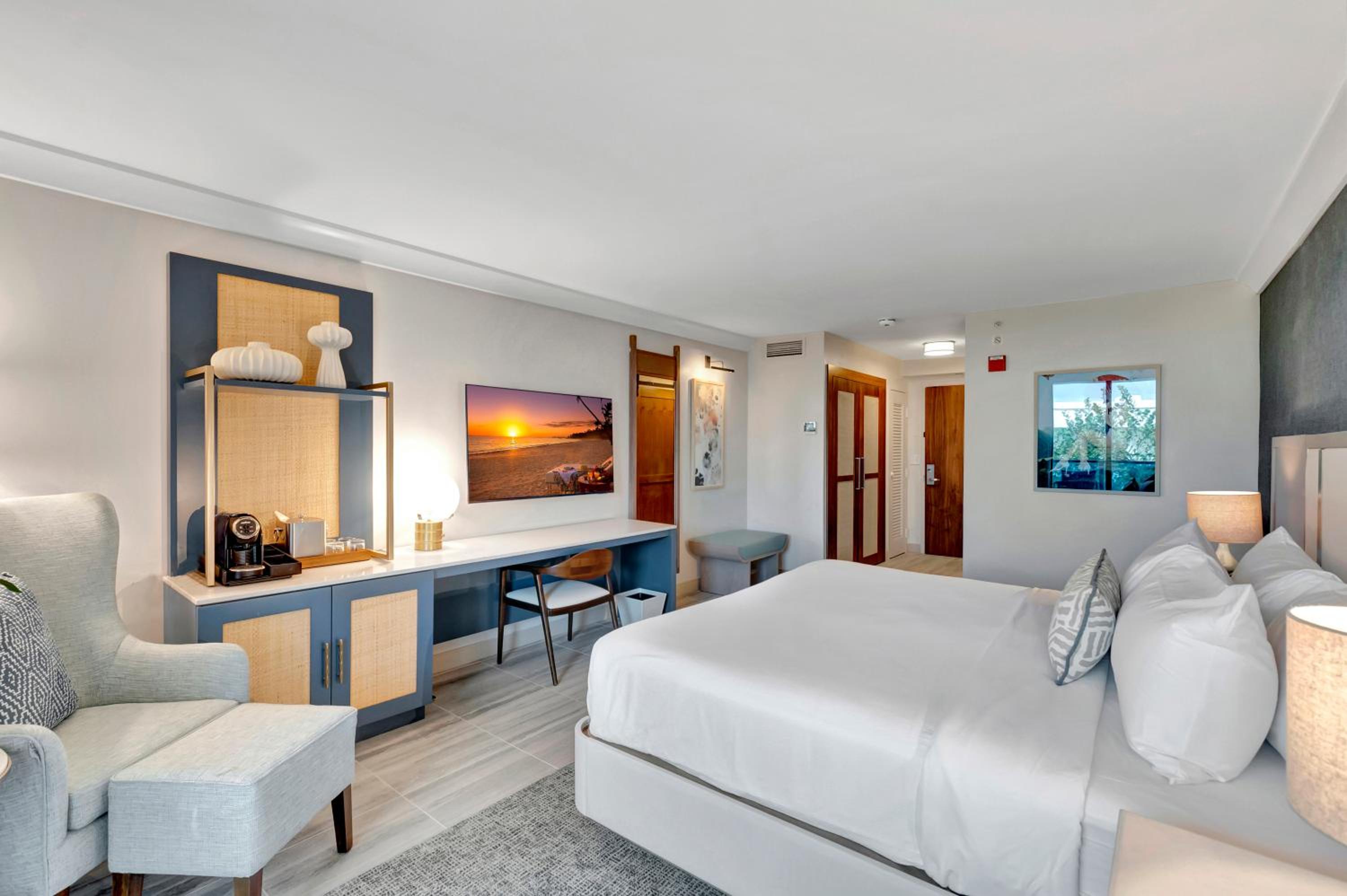 Guest room, 1 King, Garden view - Photo 4