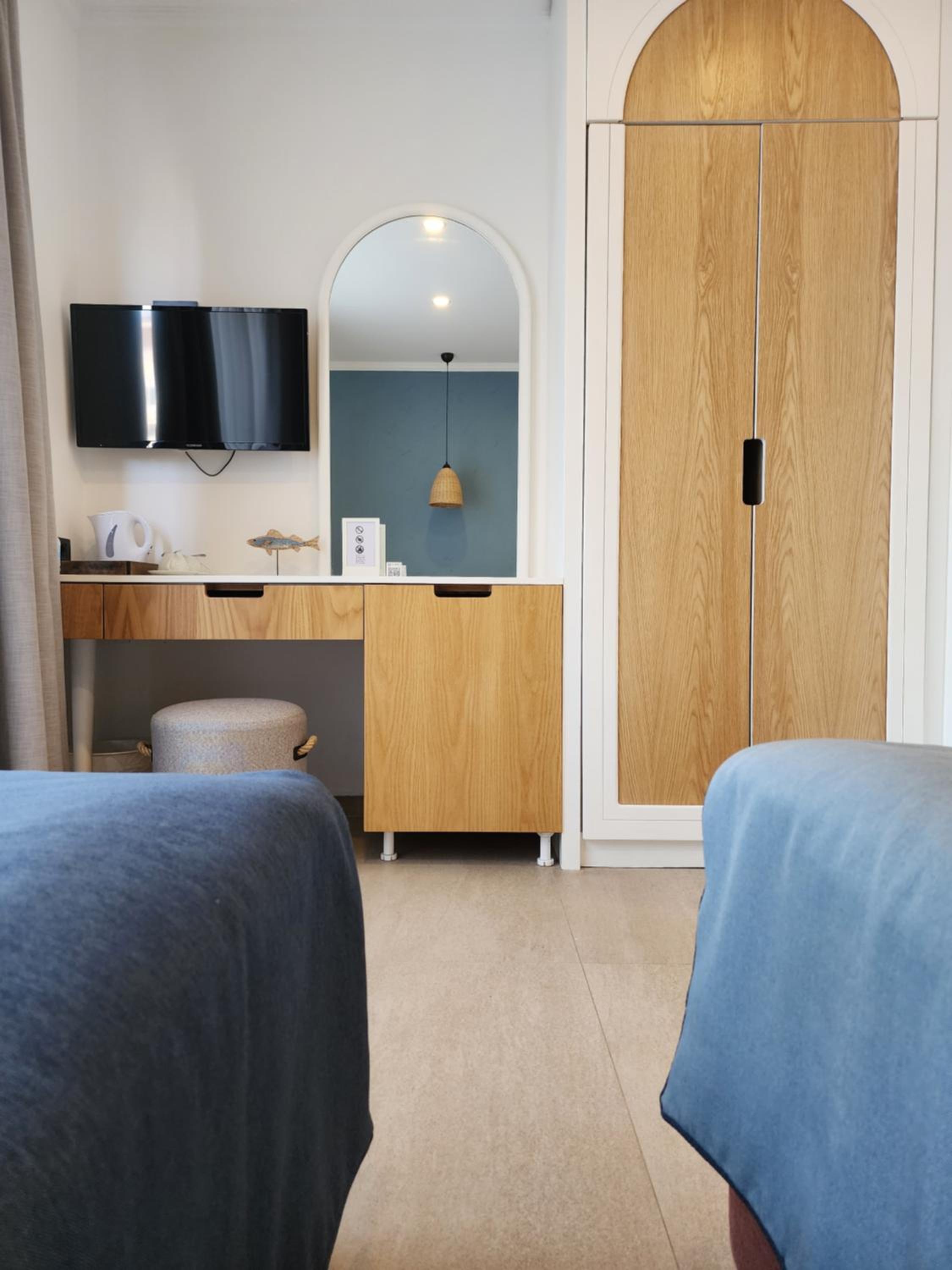 Standard Double Room thumbnail 6