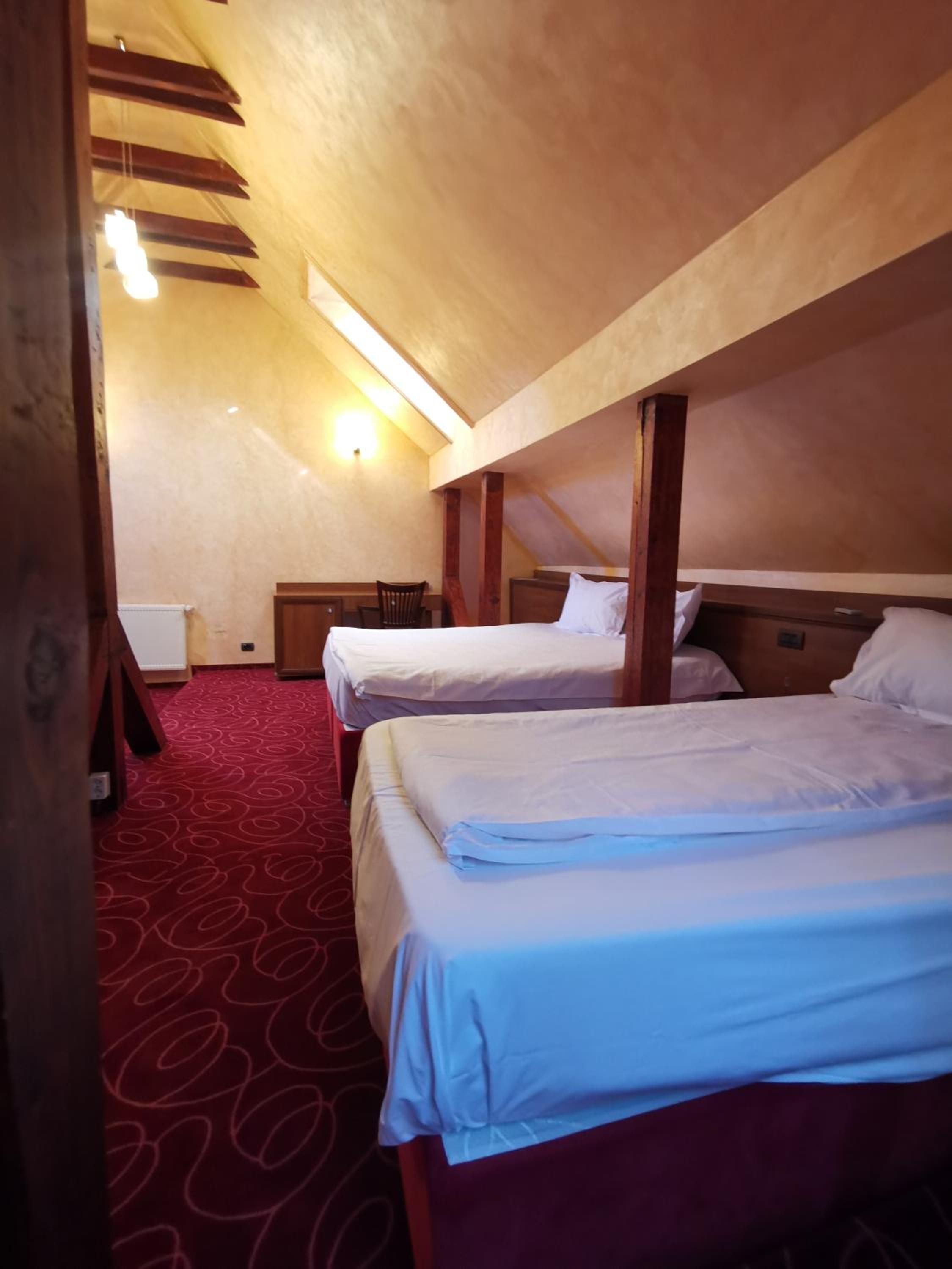 Triple Room With Bath photo 1