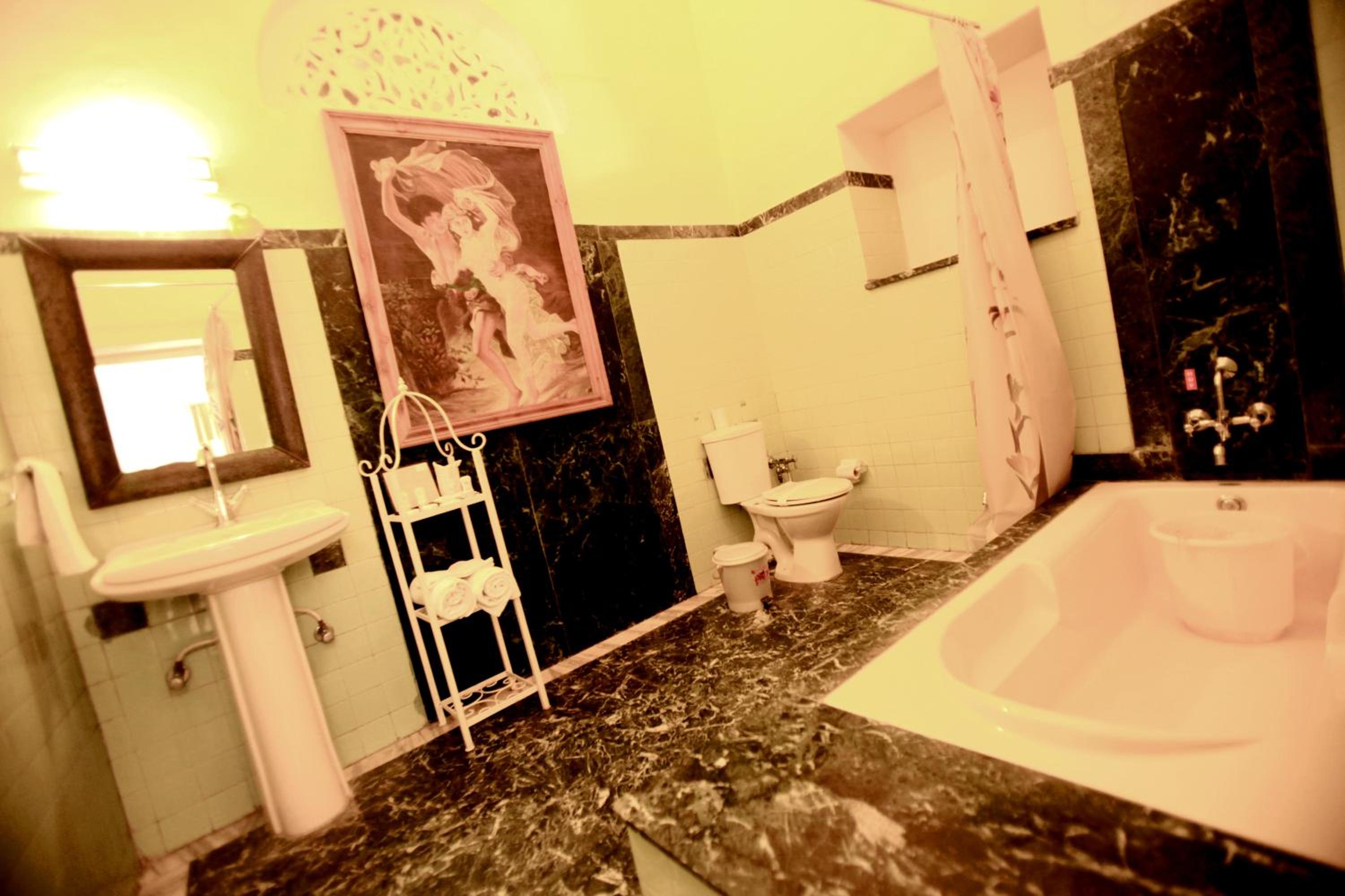 Super Deluxe - Photo 5