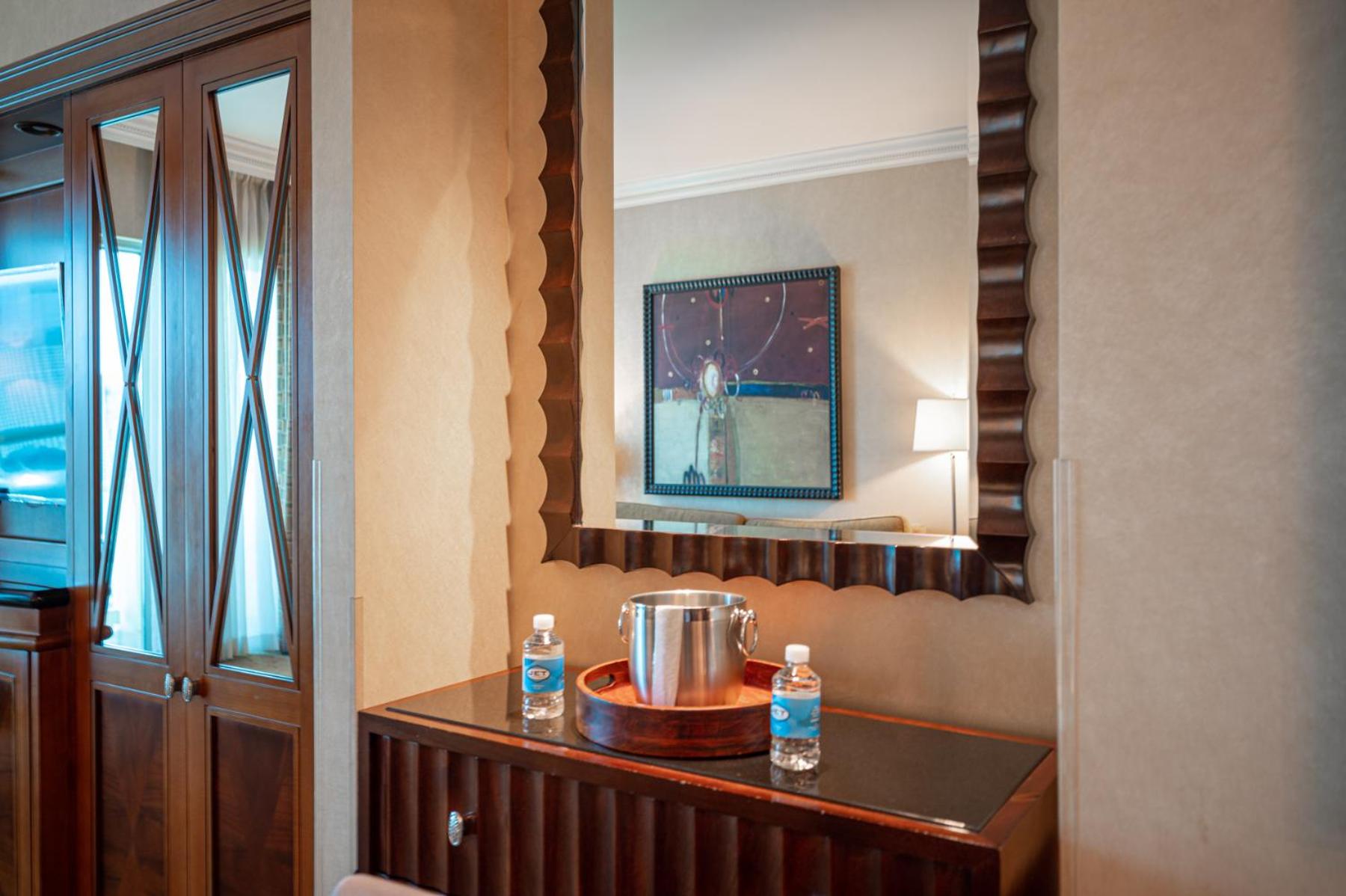1BR Elite Penthouse Suite Mountain View with Balcony - Photo 22